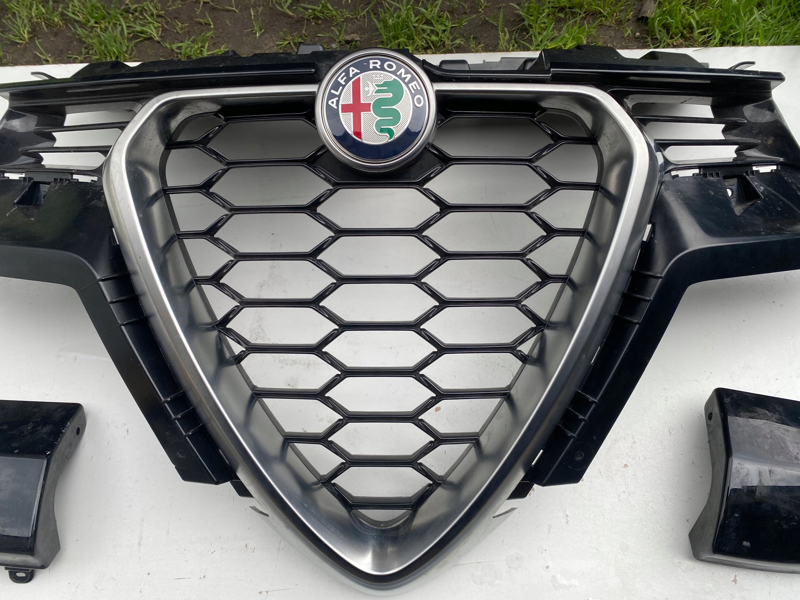 Kühlergrill Alfa Romeo TONALE FRONTGRILL Kühlergitter