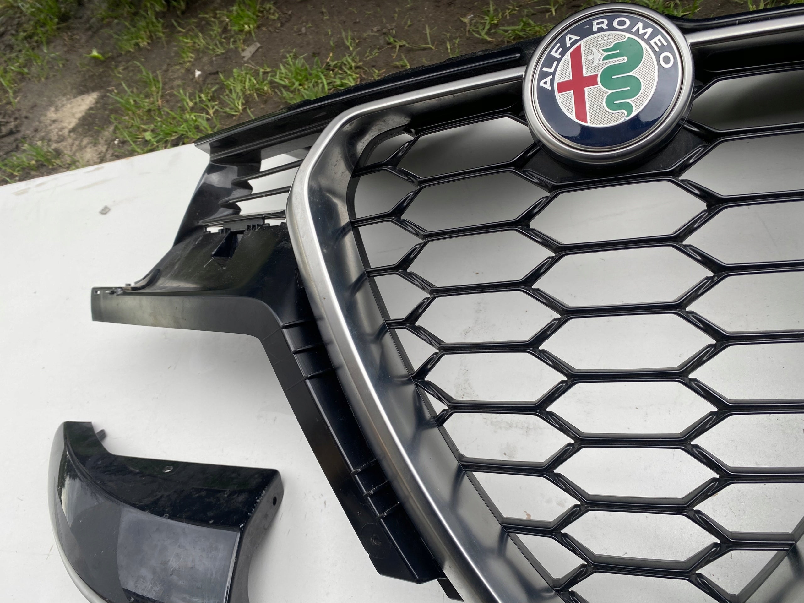 Kühlergrill Alfa Romeo TONALE FRONTGRILL Kühlergitter