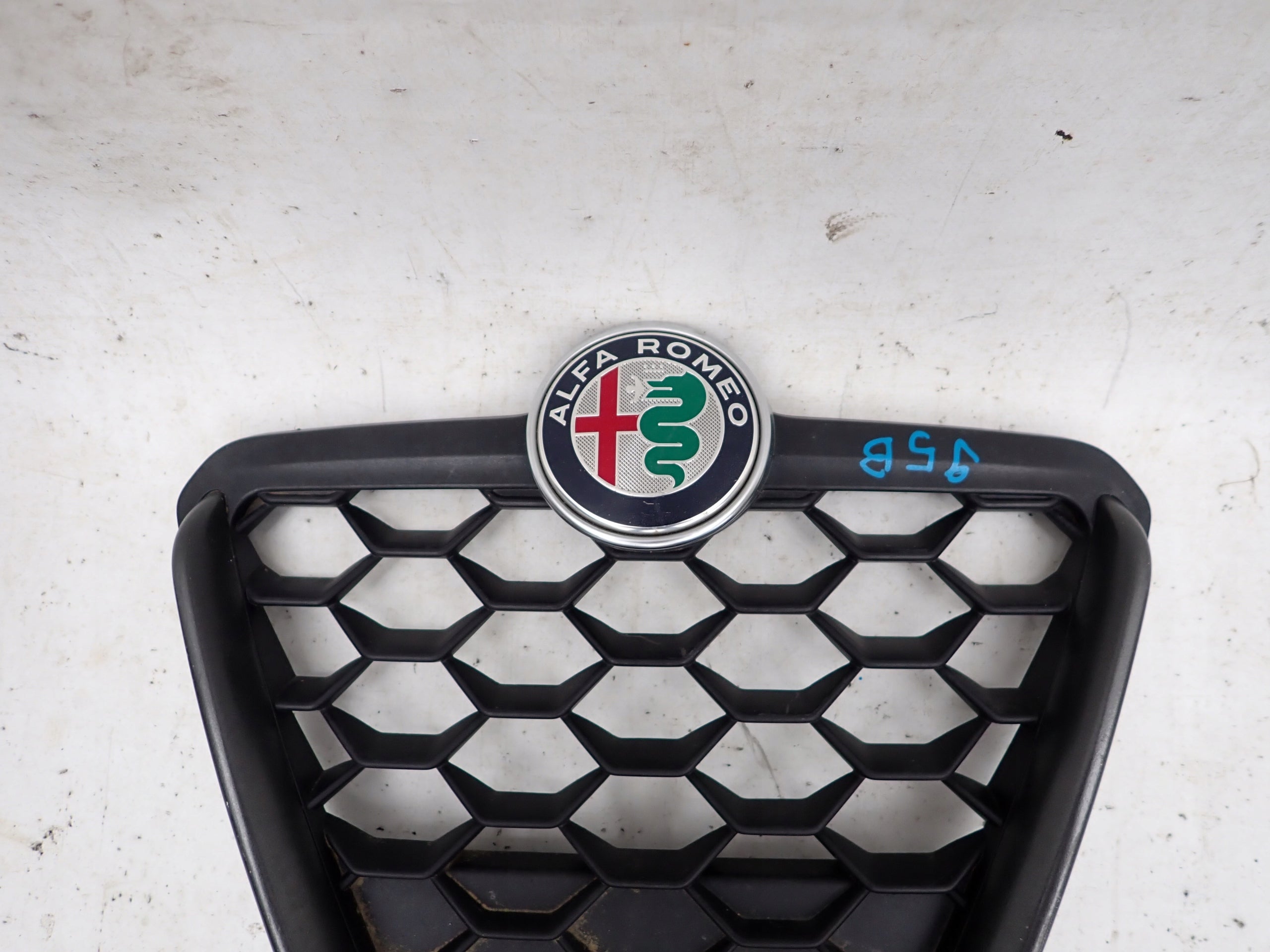 Kühlergrill Alfa Romeo GIULIETTA 156 FRONTGRILL 156109980 Kühlergitter