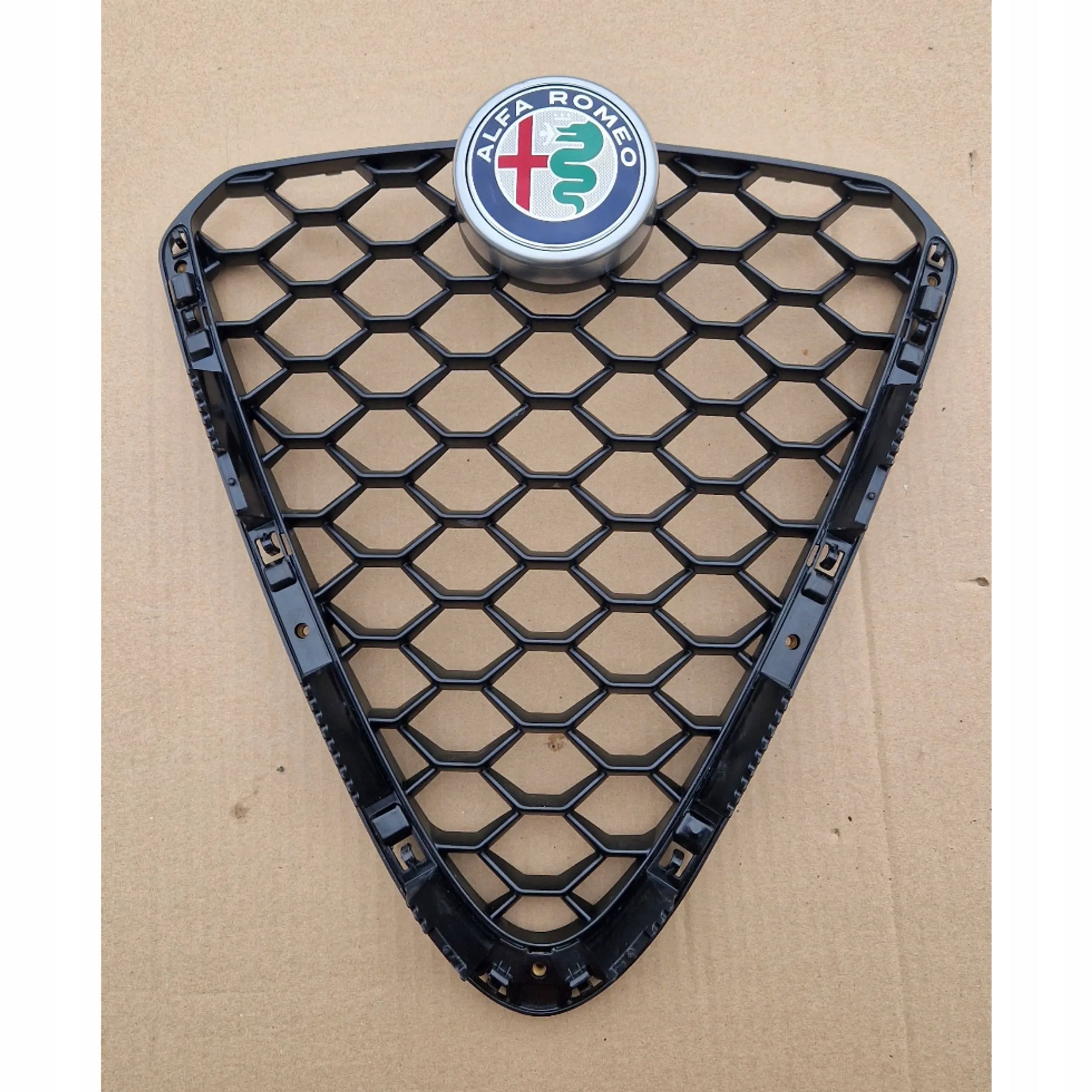 Kühlergrill Alfa Romeo GIULIA FRONTGRILL 156110134 Kühlergitter