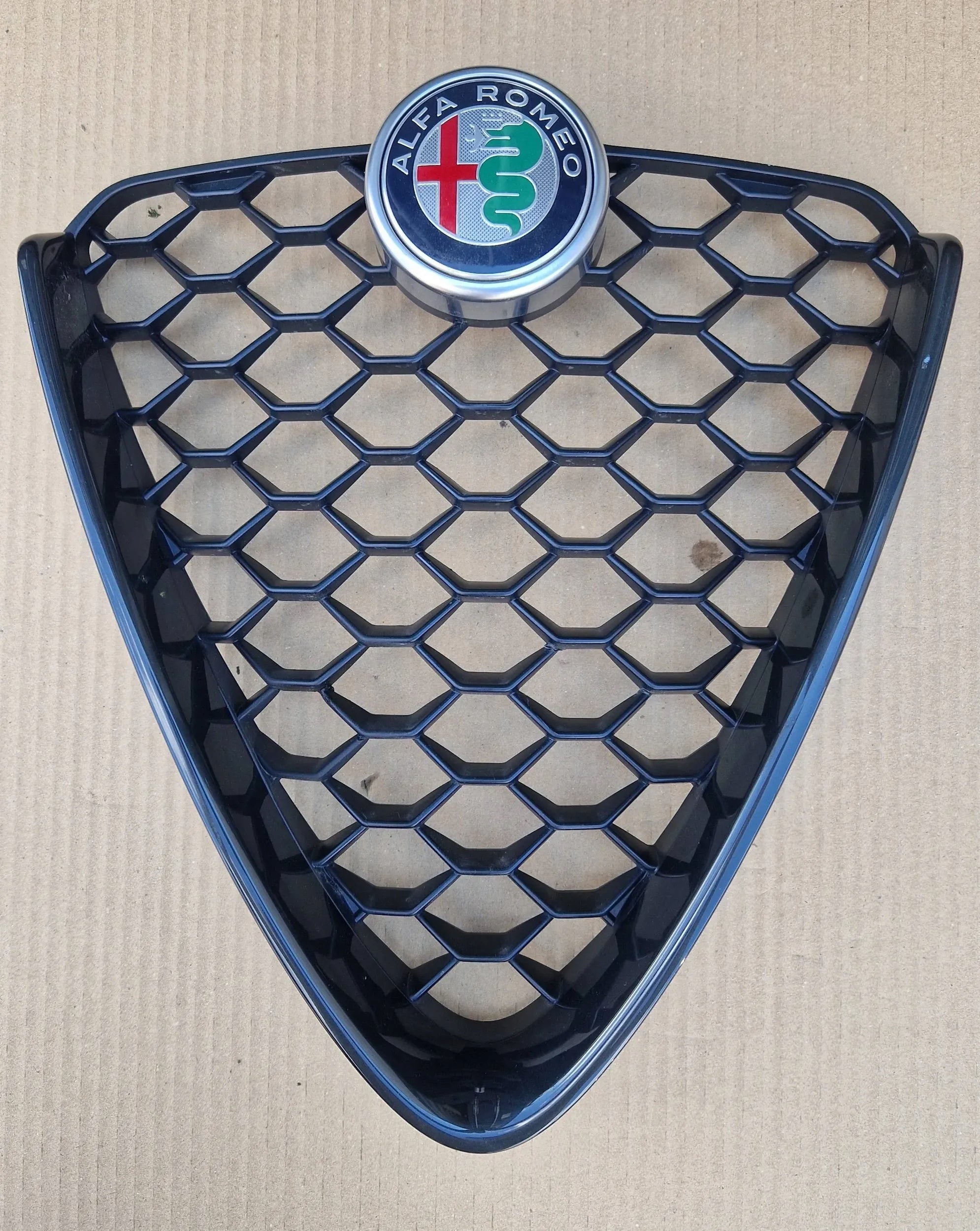 Kühlergrill Alfa Romeo GIULIA FRONTGRILL 156152061 Kühlergitter