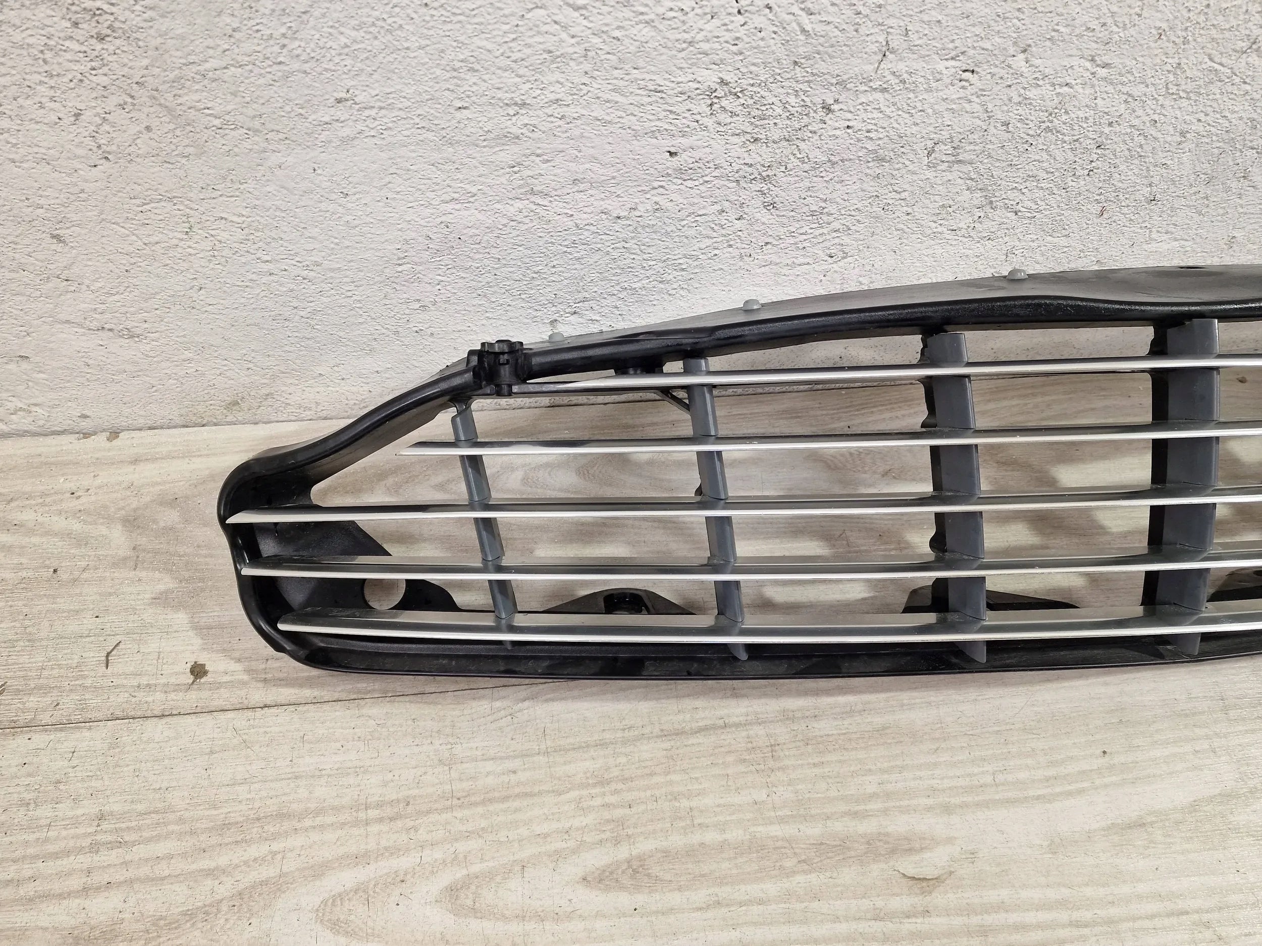 Kühlergrill Aston Martin DB9 FRONTGRILL Dg438190ag Kühlergitter