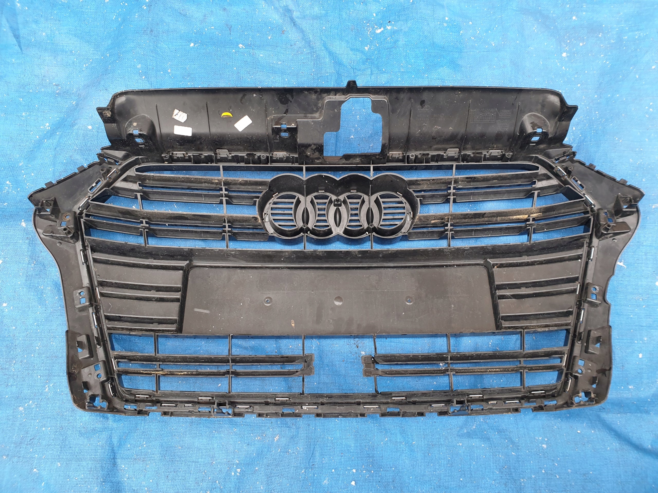 Kühlergrill Audi A3 8V FRONTGRILL 8V3853651AB Kühlergitter