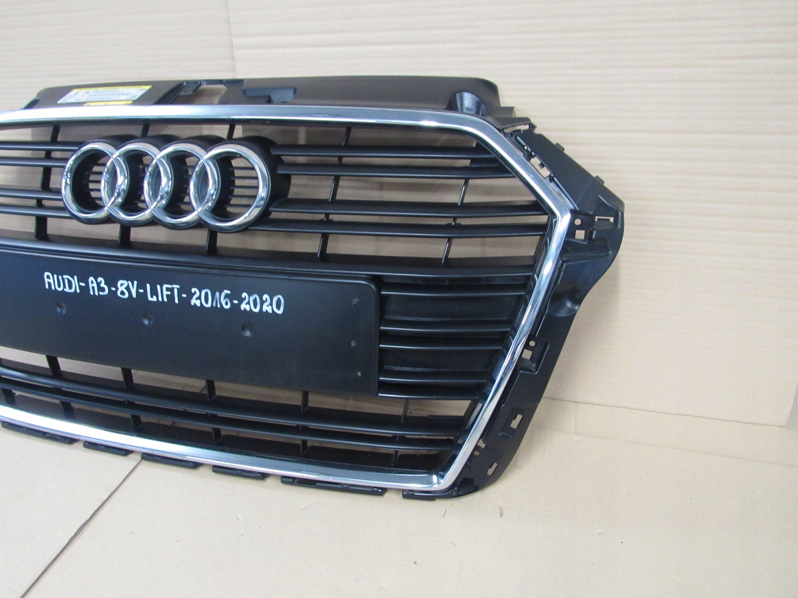 Kühlergrill Audi A3 8V FRONTGRILL Kühlergitter