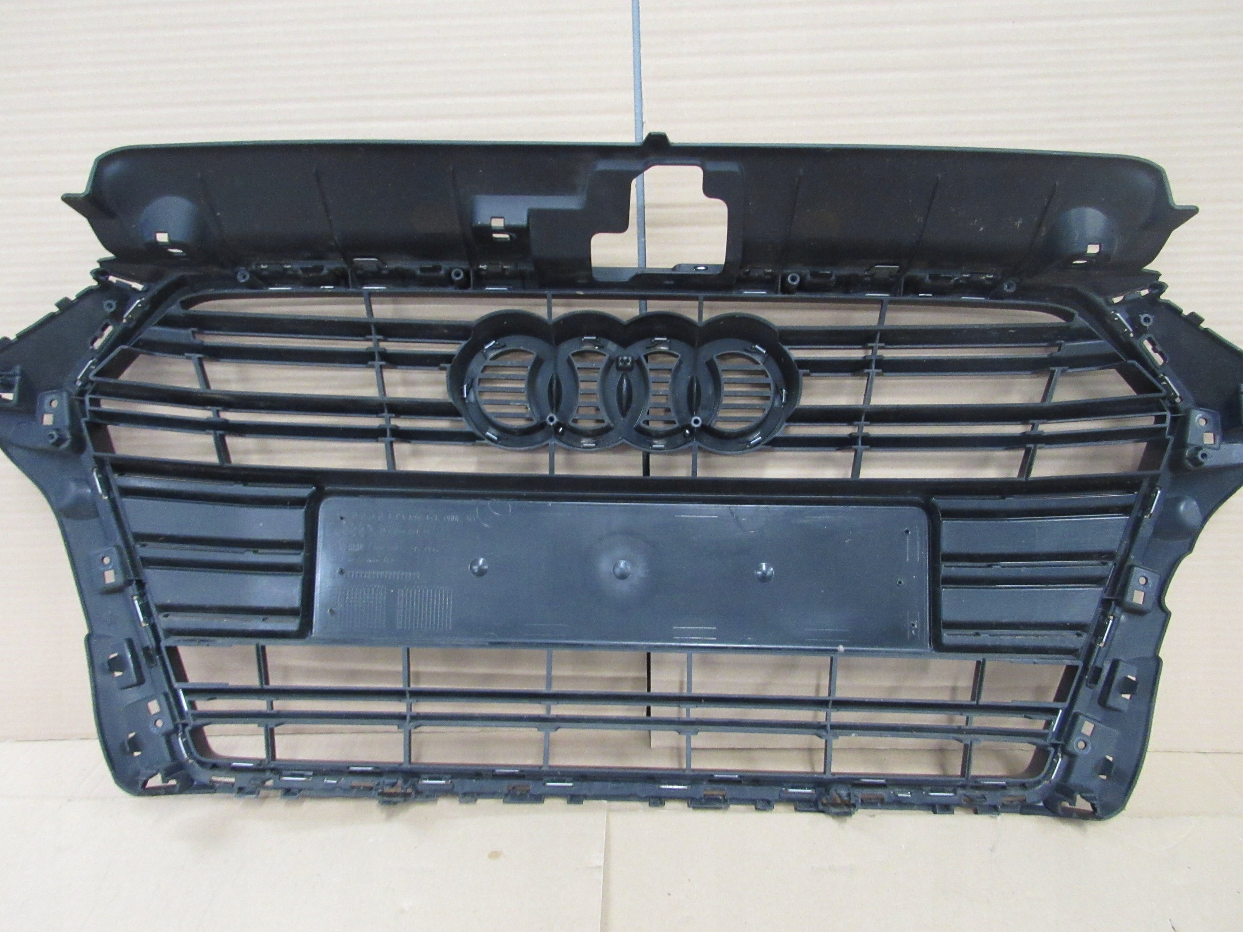 Kühlergrill Audi A3 8V FRONTGRILL Kühlergitter