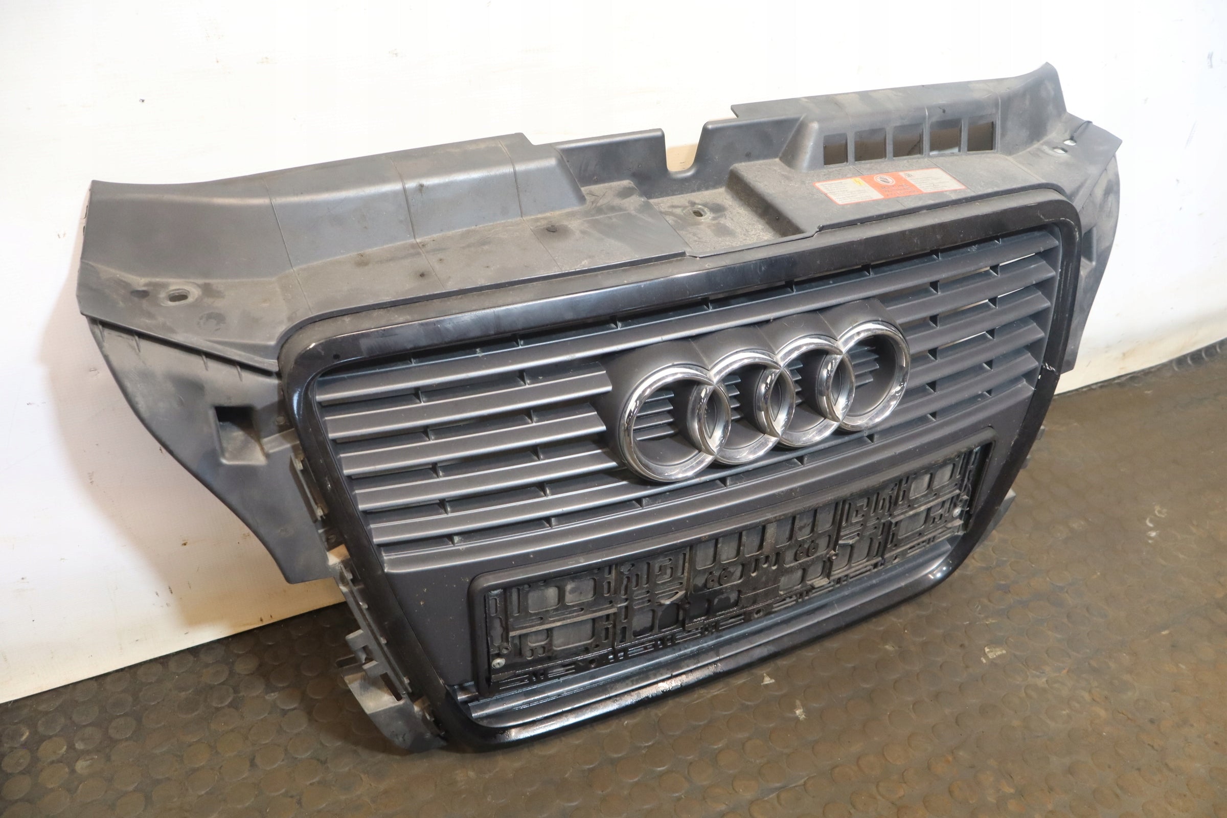 Kühlergrill Audi A3 8P FRONTGRILL Kühlergitter