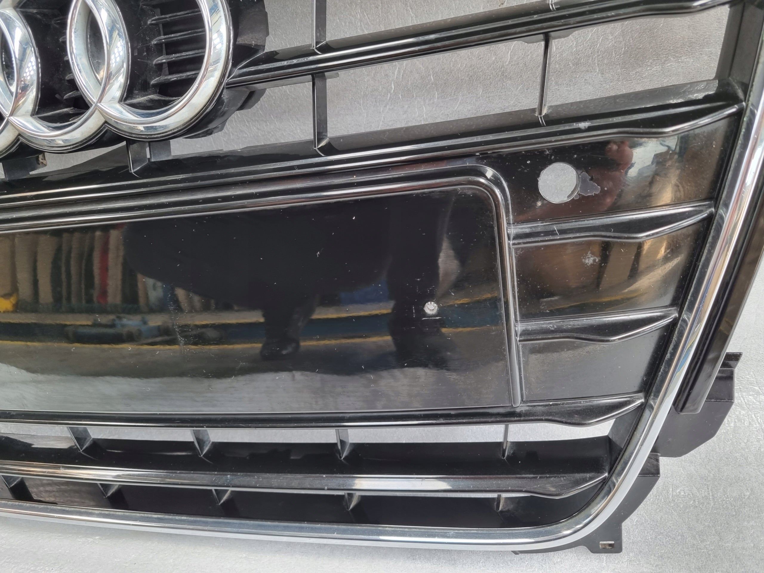 Kühlergrill Audi A4 B8 FRONTGRILL 8K0853651E8 Kühlergitter