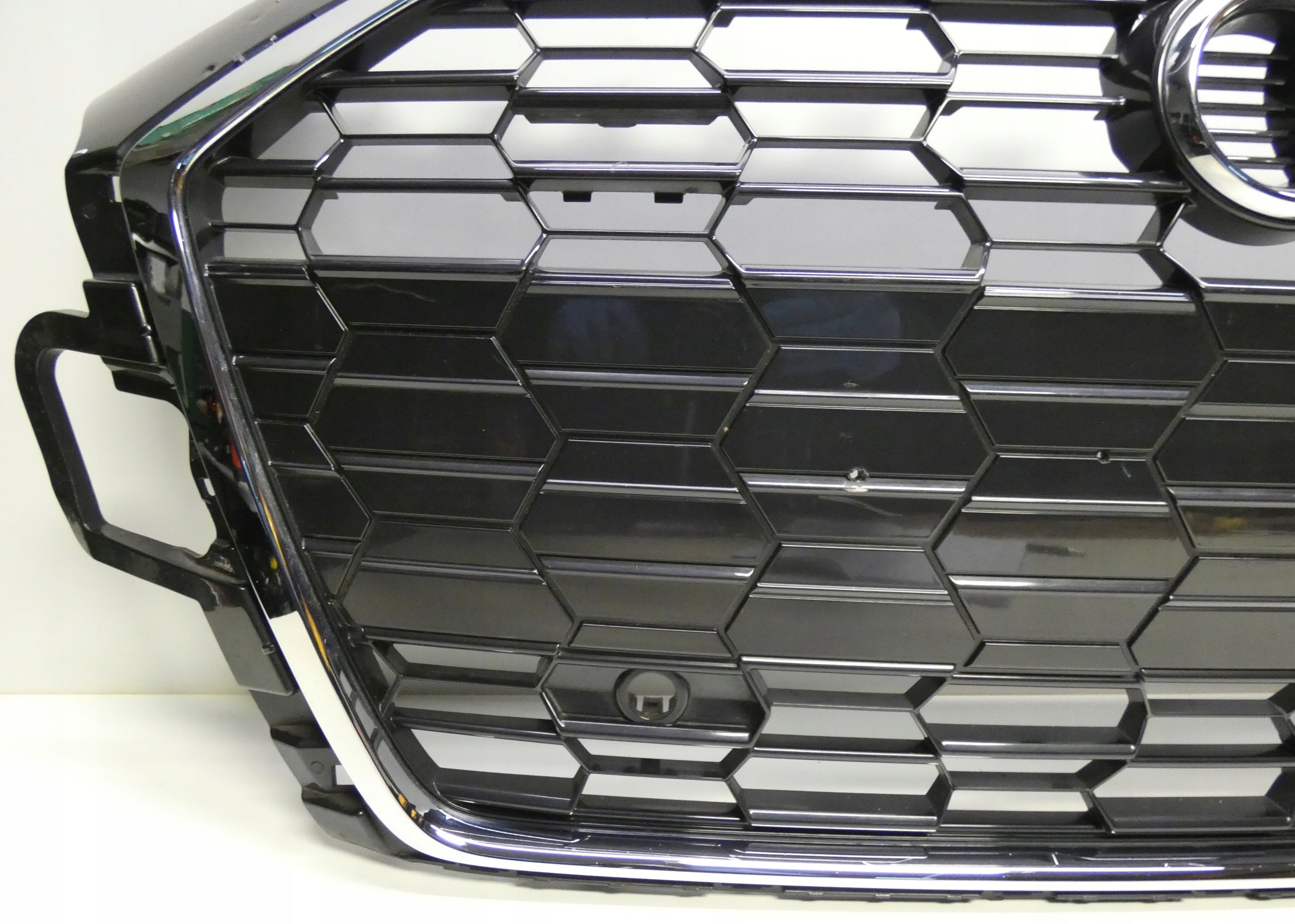 Kühlergrill Audi A5 8W6 FRONTGRILL 8W6853651BE Kühlergitter