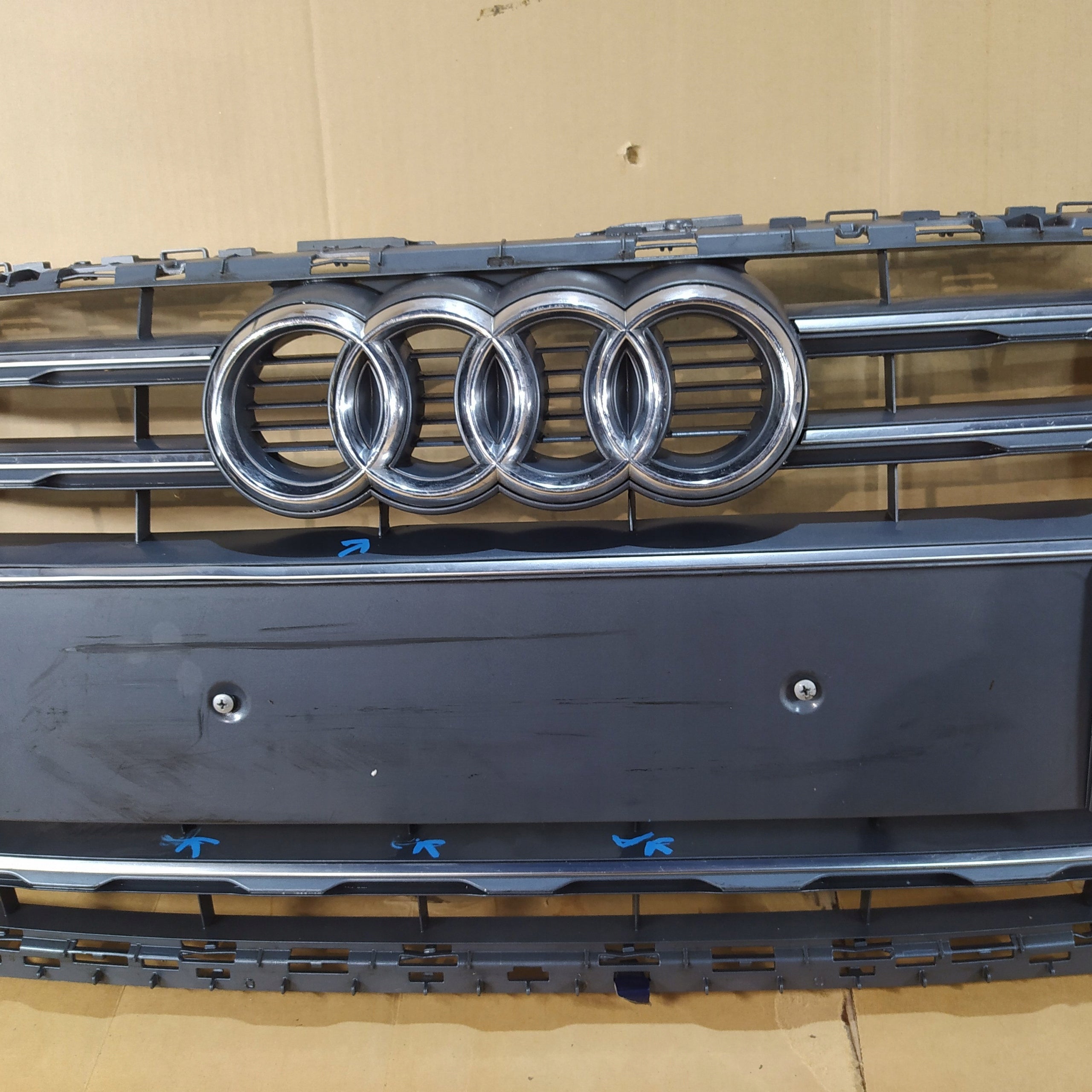 Kühlergrill Audi A5 F5 8W FRONTGRILL 8W6853651R8 Kühlergitter