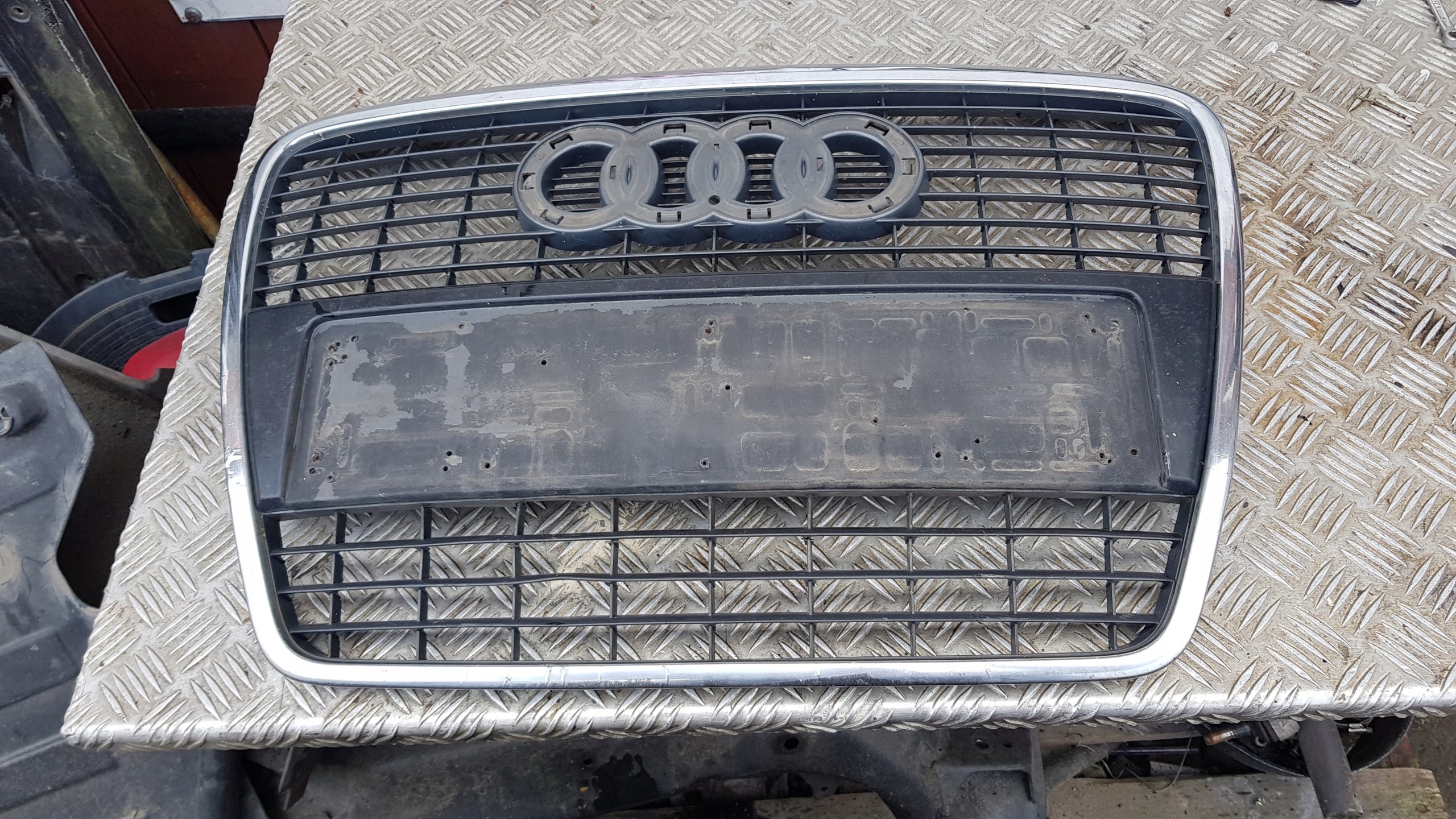 Kühlergrill Audi A6 C6 FRONTGRILL 4F0853651S4 Kühlergitter