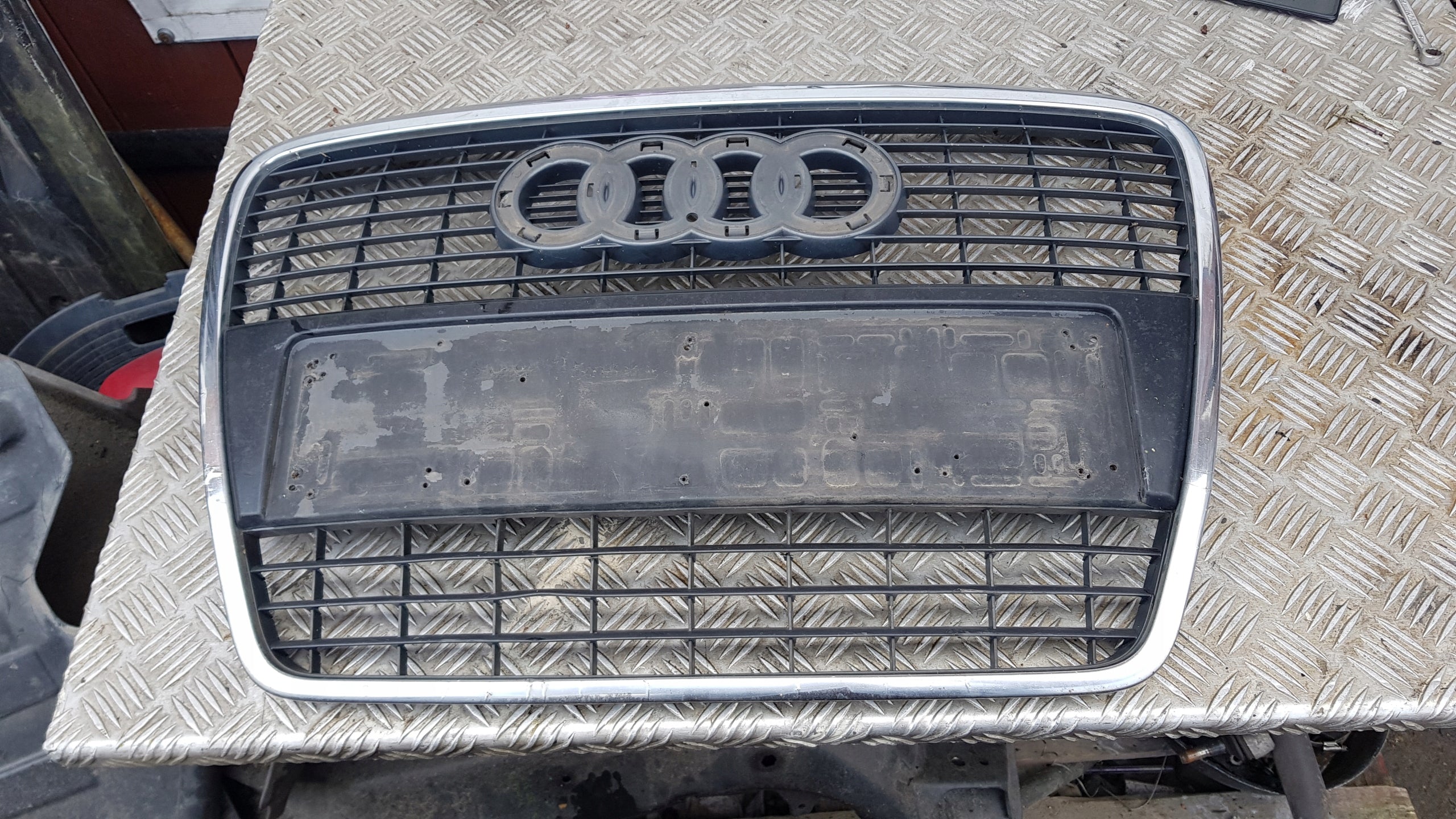 Kühlergrill Audi A6 C6 FRONTGRILL 4F0853651S4 Kühlergitter