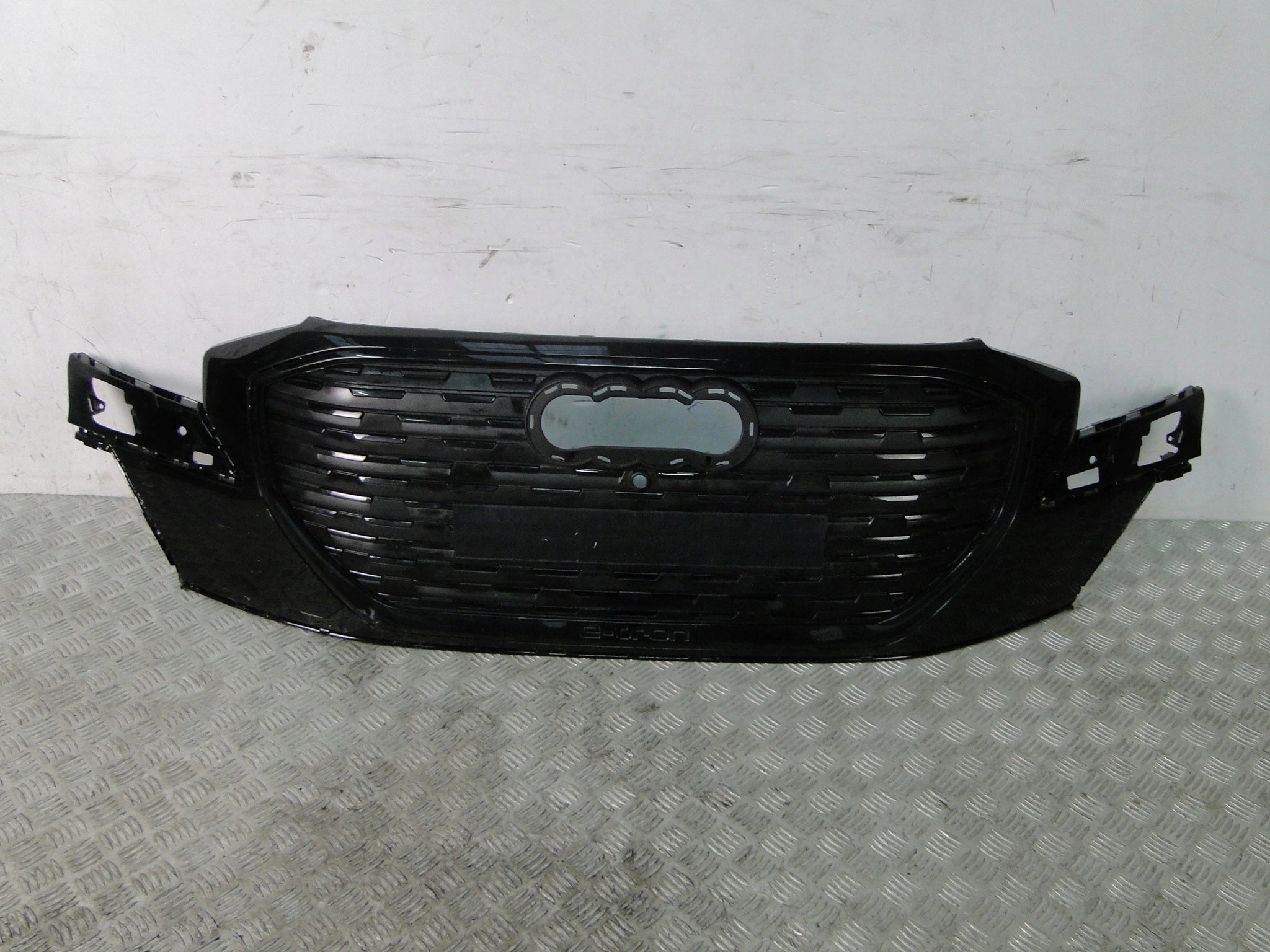 Kühlergrill Audi ETRON Q4 FRONTGRILL 89A807725A8 Kühlergitter