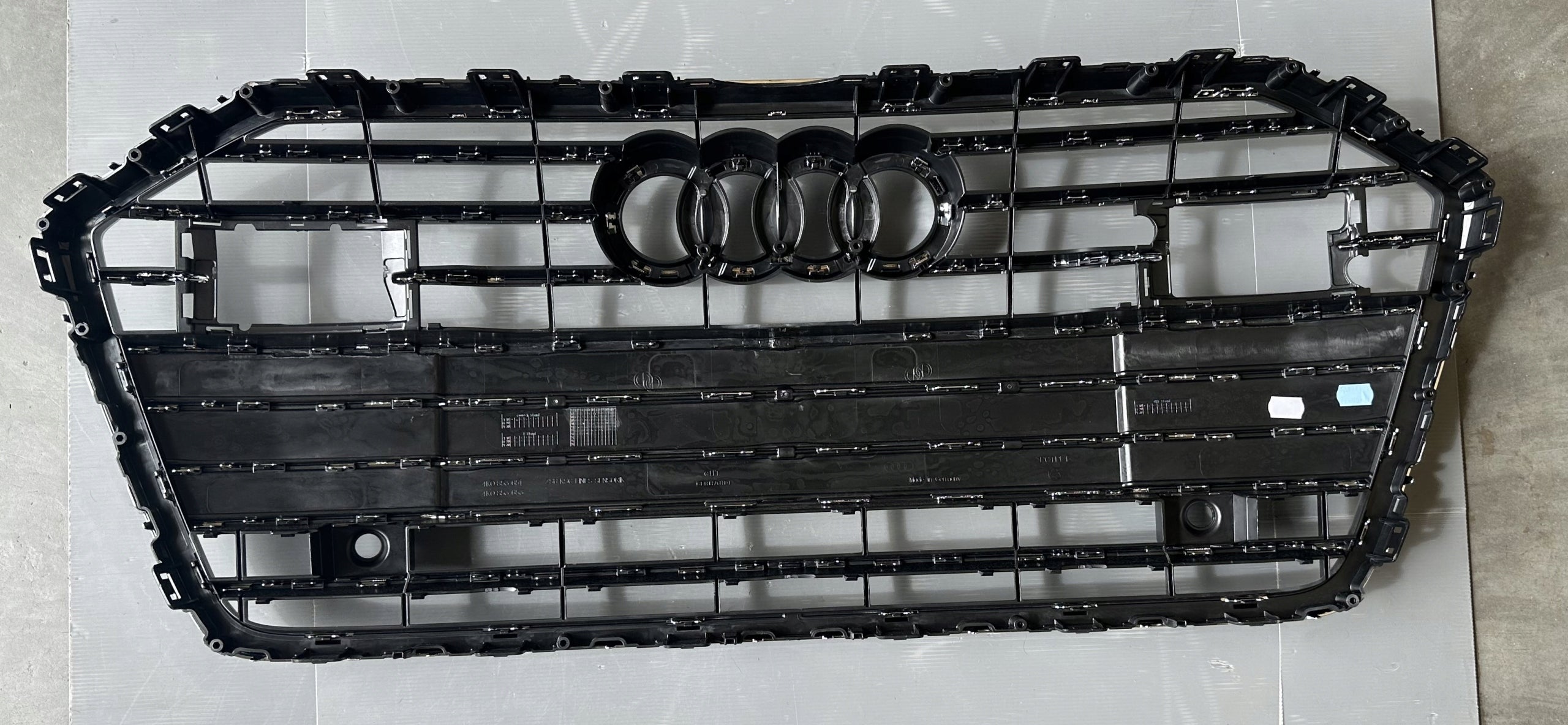 Kühlergrill Audi 4K FRONTGRILL 4K0853651 Kühlergitter