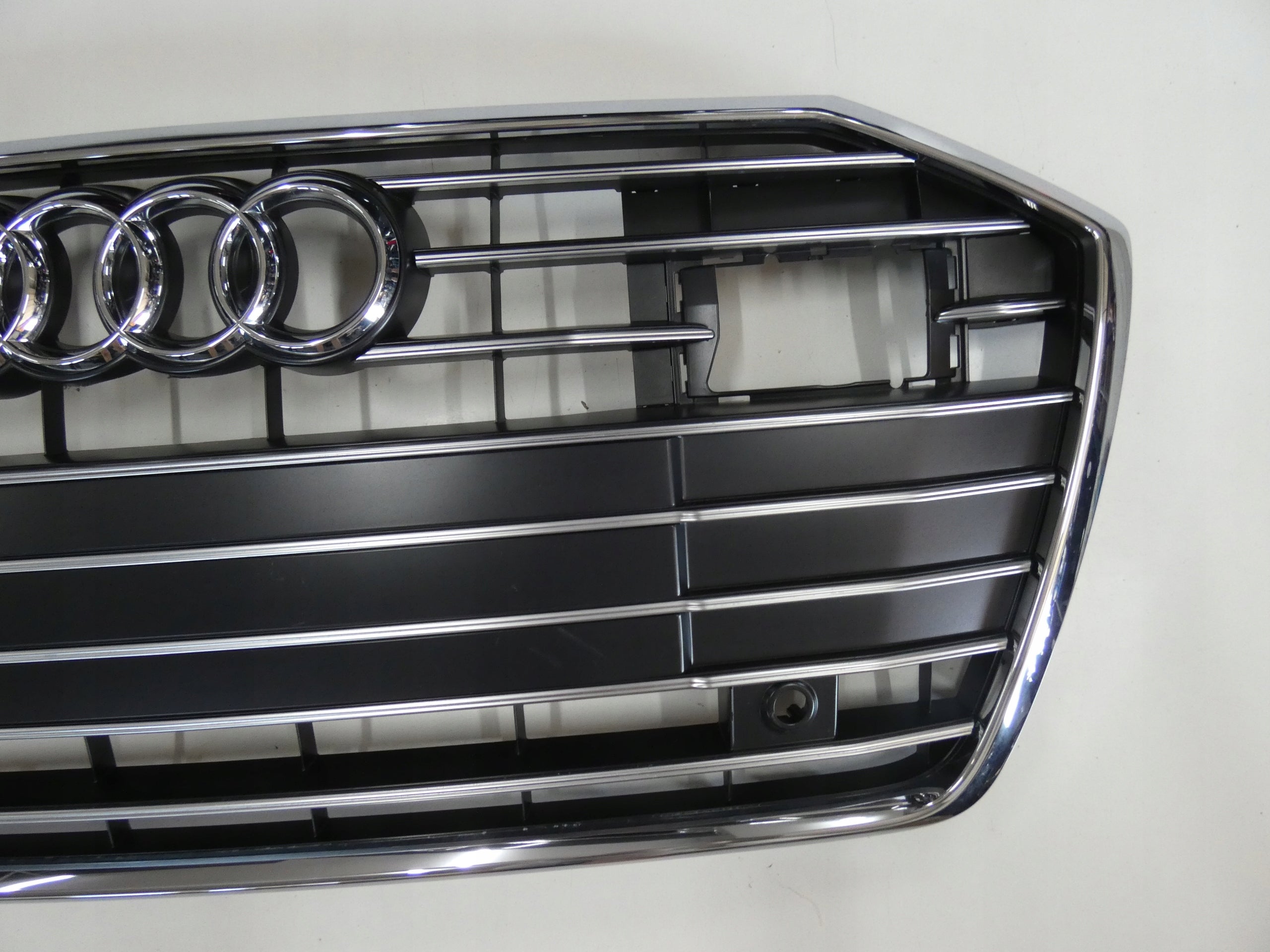 Kühlergrill Audi A6 C8 4K FRONTGRILL 4K0853651 Kühlergitter