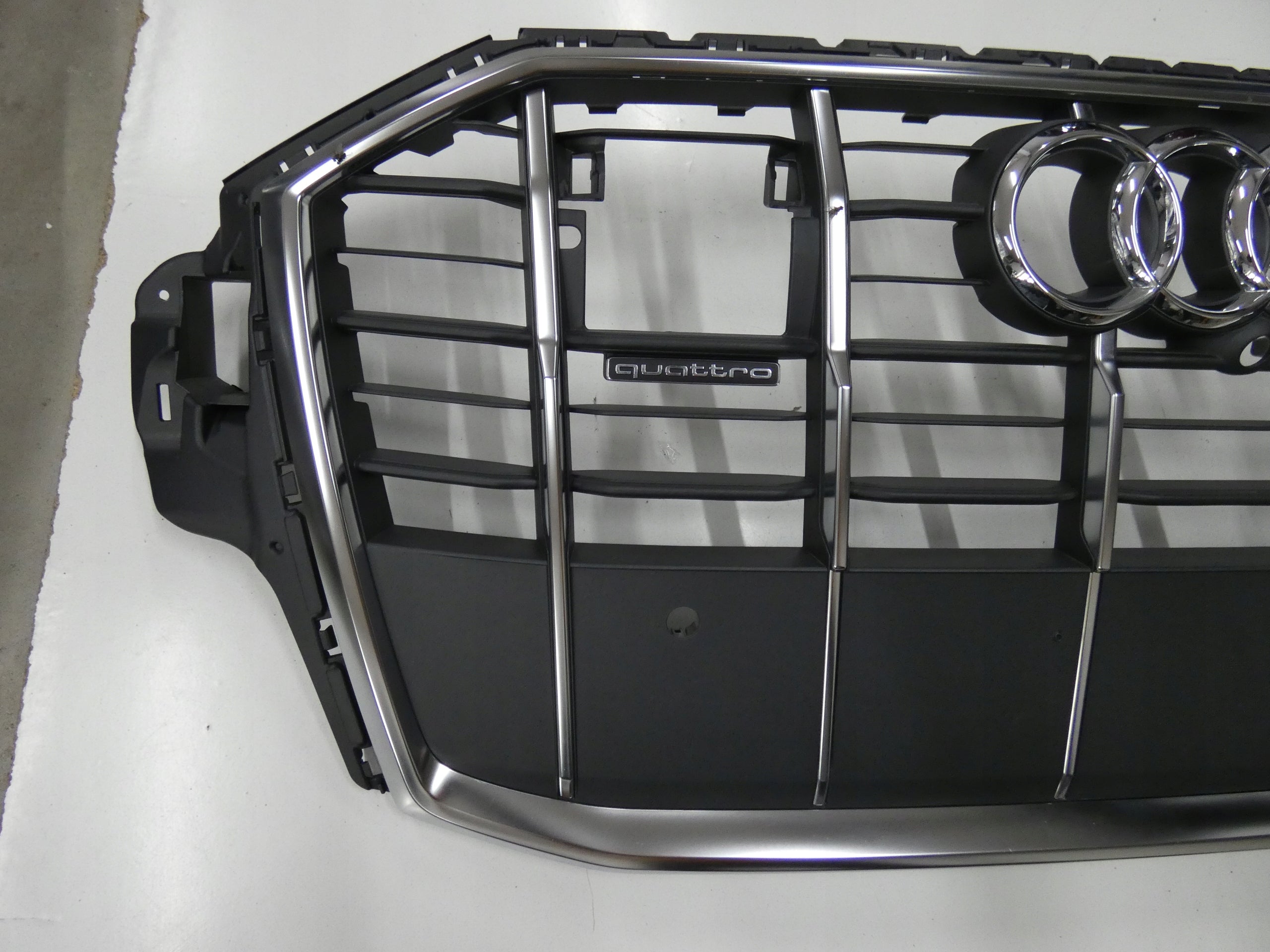 Kühlergrill Audi Q7 4M FRONTGRILL 4M0853651 Kühlergitter