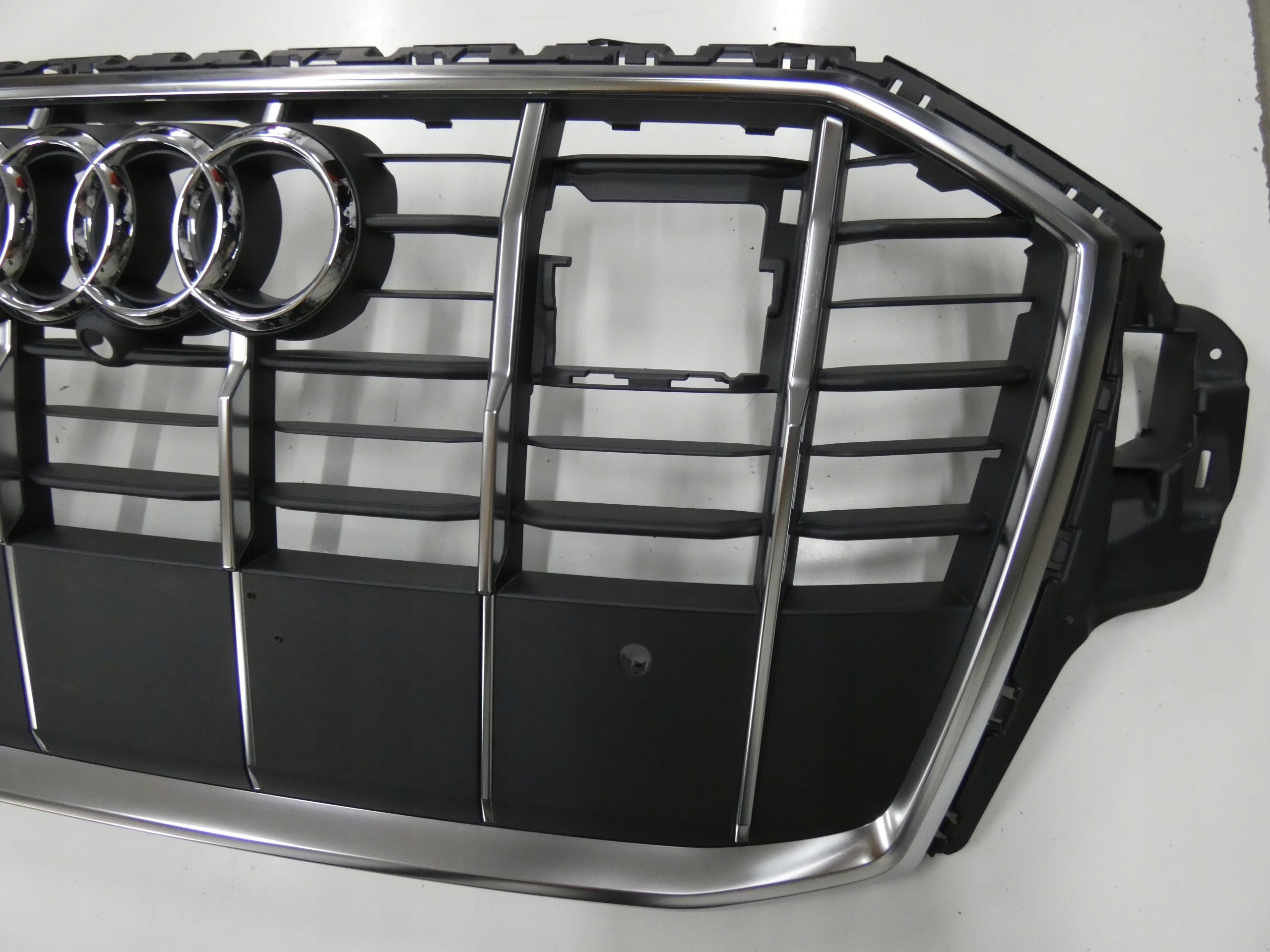 Kühlergrill Audi Q7 4M FRONTGRILL 4M0853651 Kühlergitter