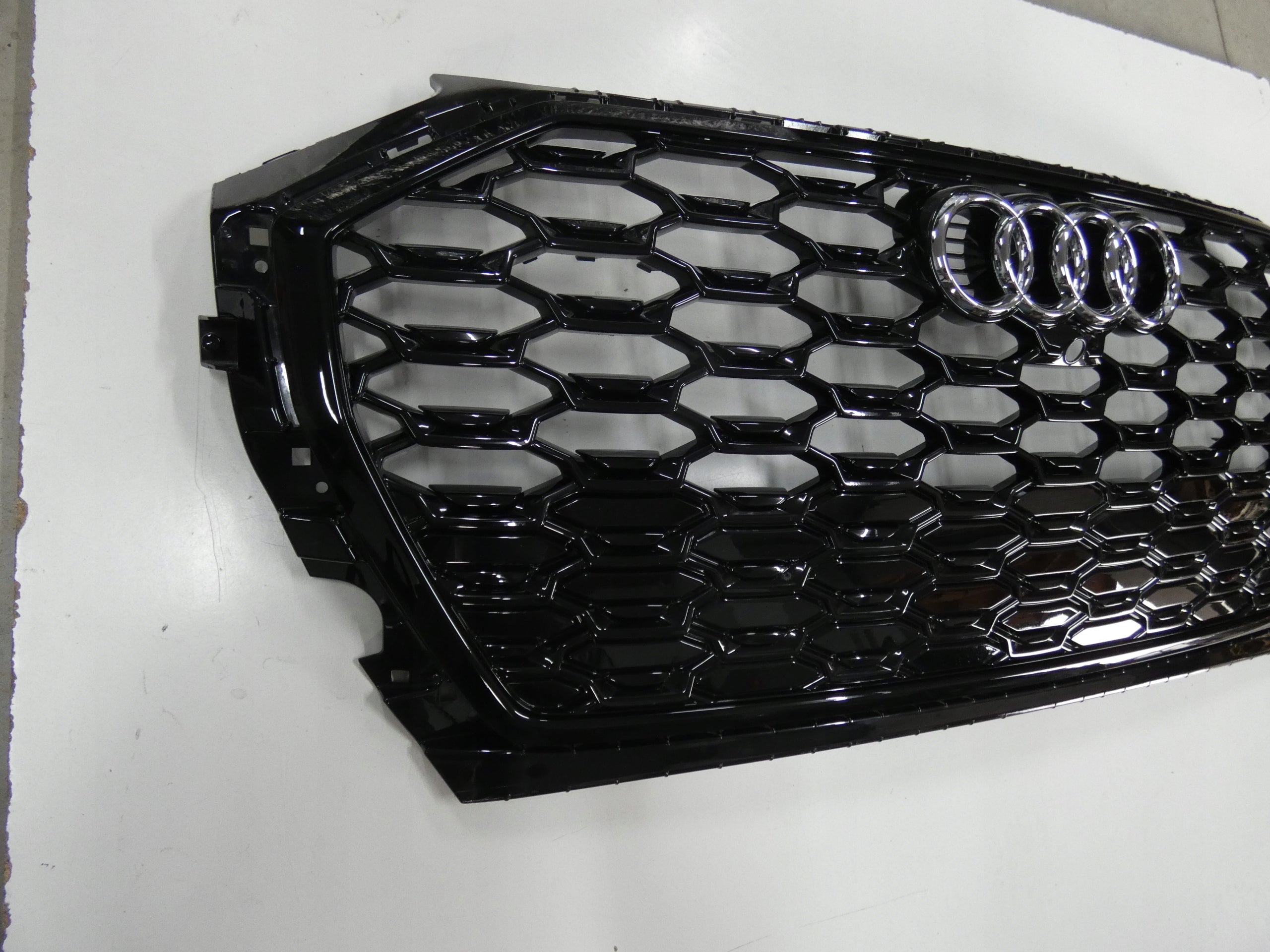 Kühlergrill Audi Q5 FRONTGRILL 80A853651li Kühlergitter