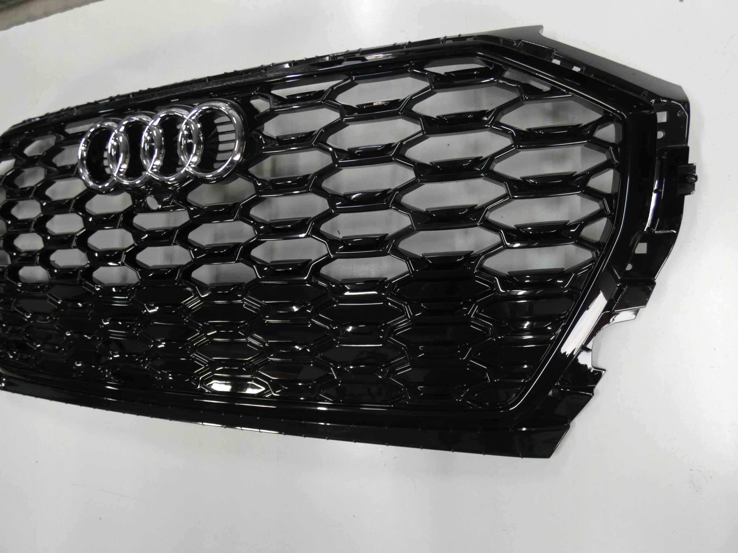 Kühlergrill Audi Q5 FRONTGRILL 80A853651li Kühlergitter