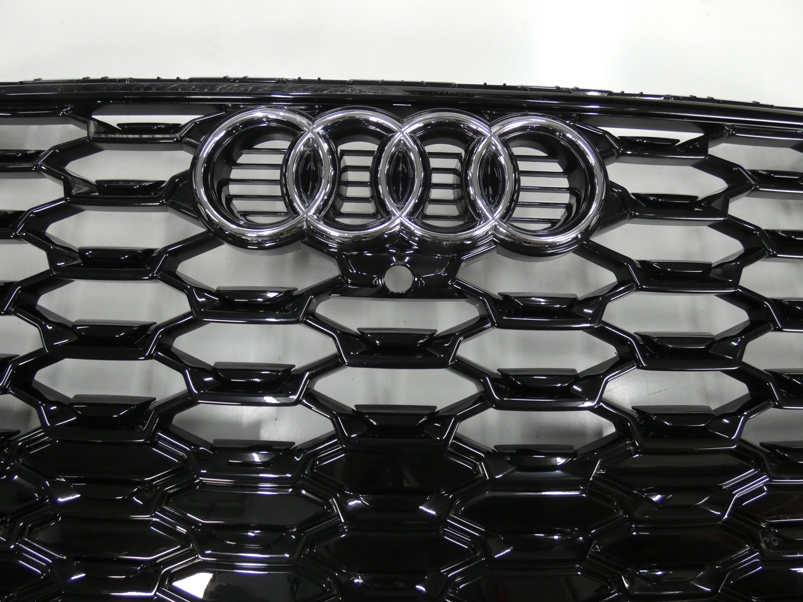 Kühlergrill Audi Q5 FRONTGRILL 80A853651li Kühlergitter