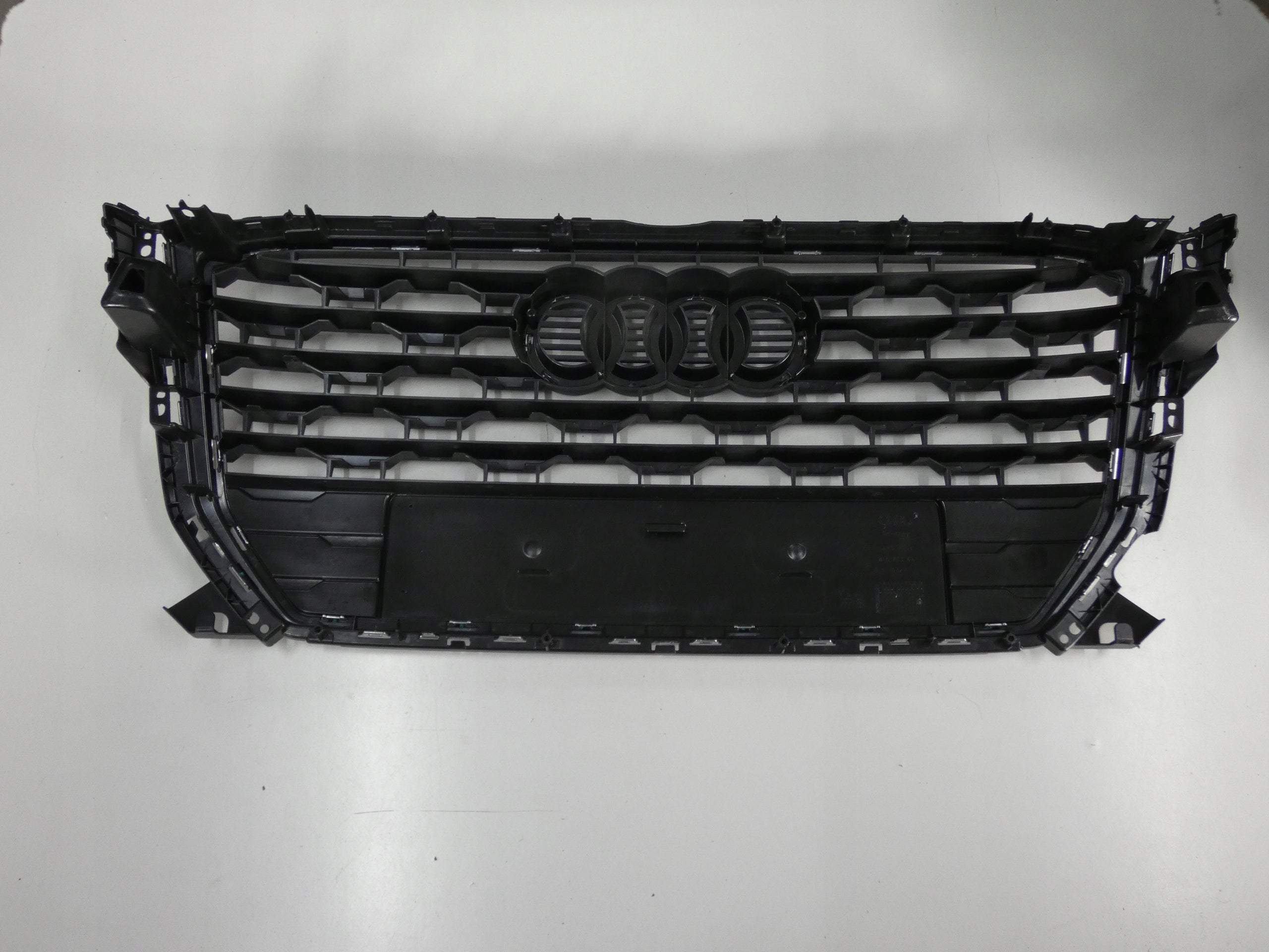 Kühlergrill Audi Q2 81A FRONTGRILL 81A85365181 Kühlergitter