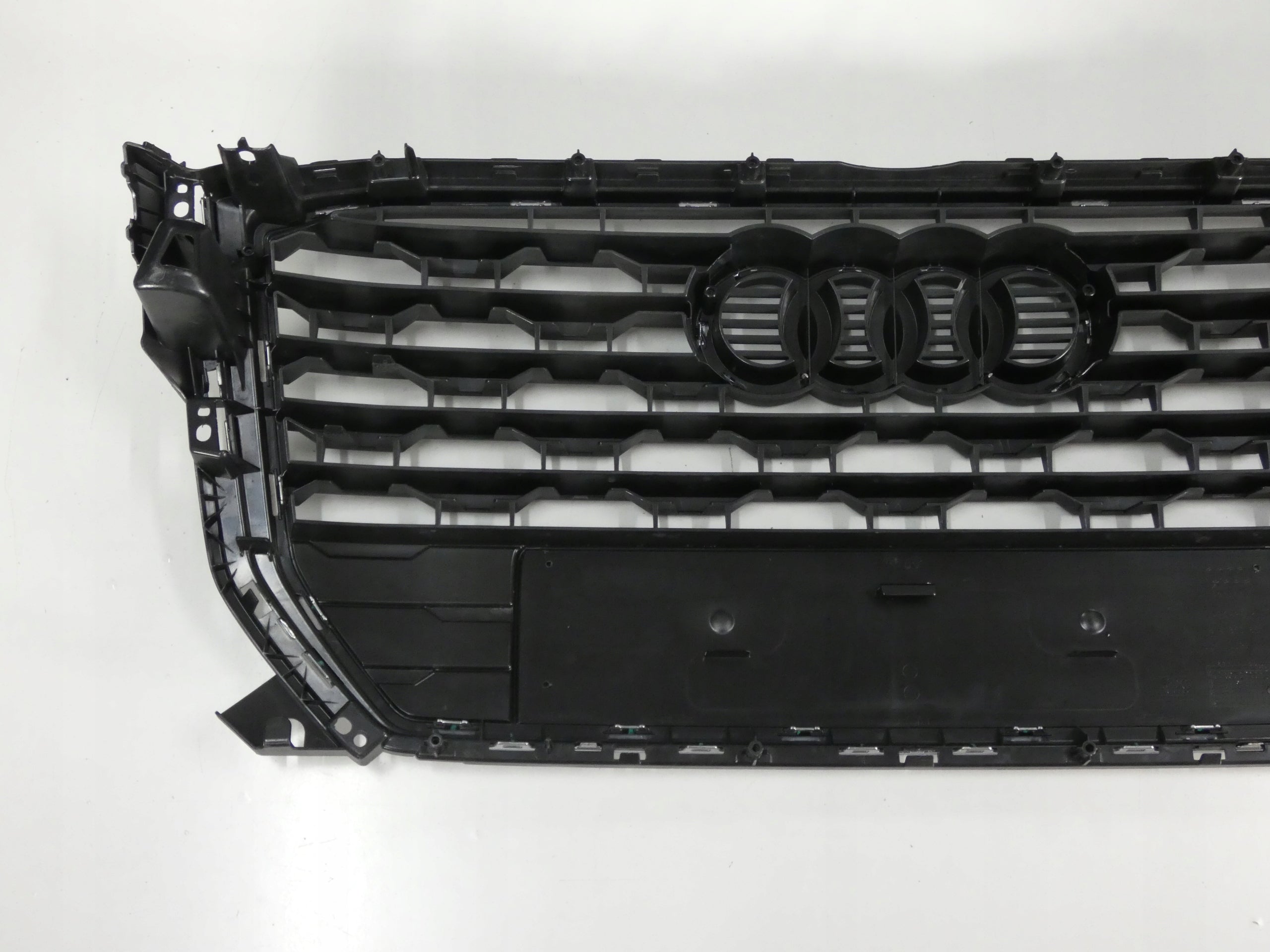 Kühlergrill Audi Q2 81A FRONTGRILL 81A85365181 Kühlergitter