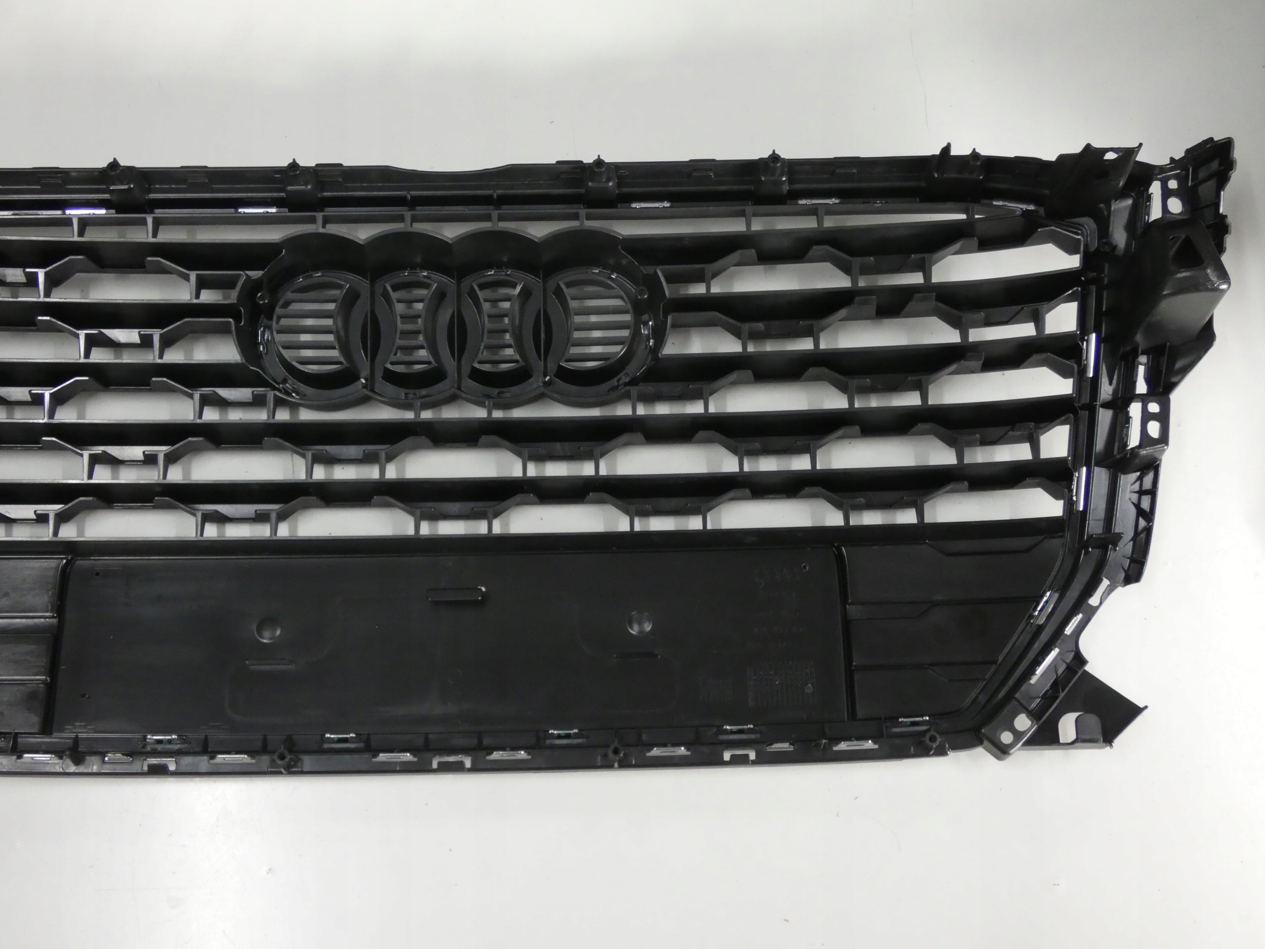 Kühlergrill Audi Q2 81A FRONTGRILL 81A85365181 Kühlergitter