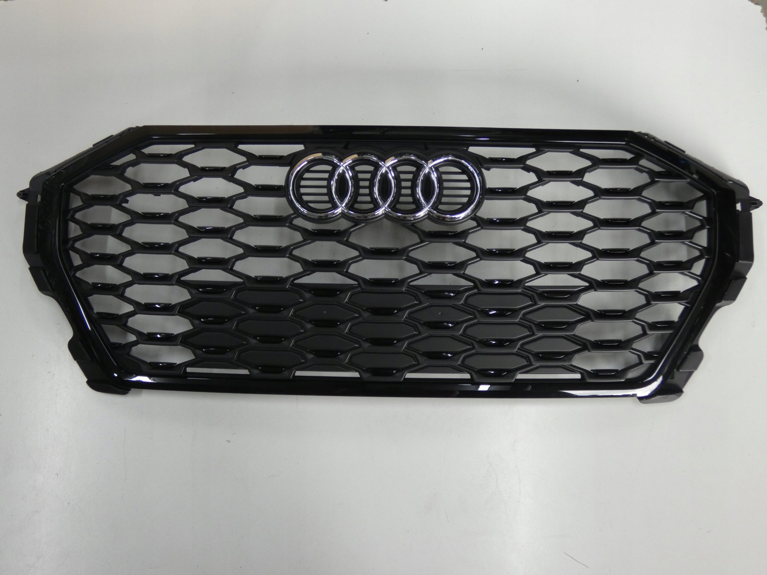  Kühlergrill Audi Q3 FRONTGRILL 83F853651E8 Kühlergitter product image