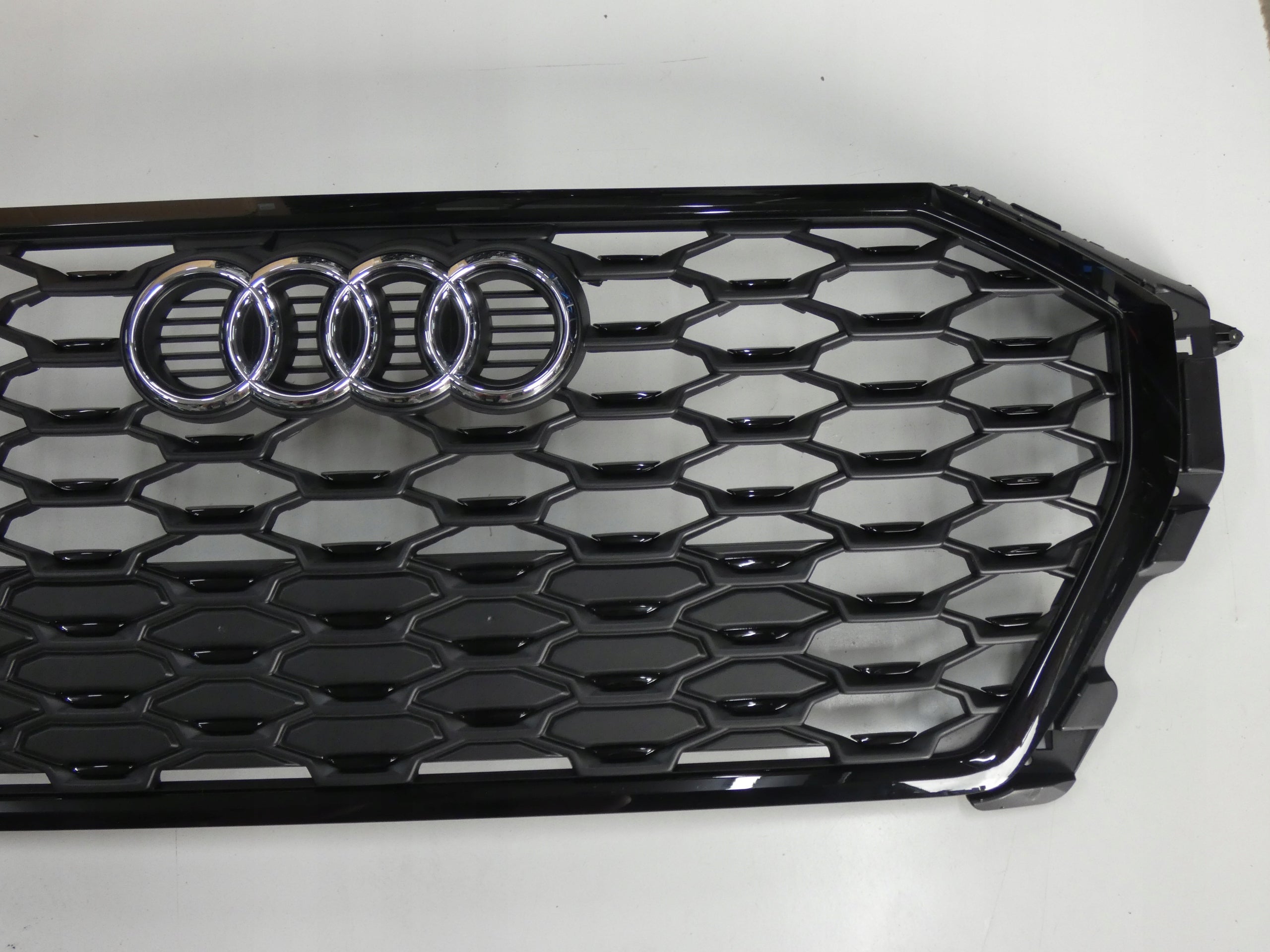 Kühlergrill Audi Q3 FRONTGRILL 83F853651E8 Kühlergitter