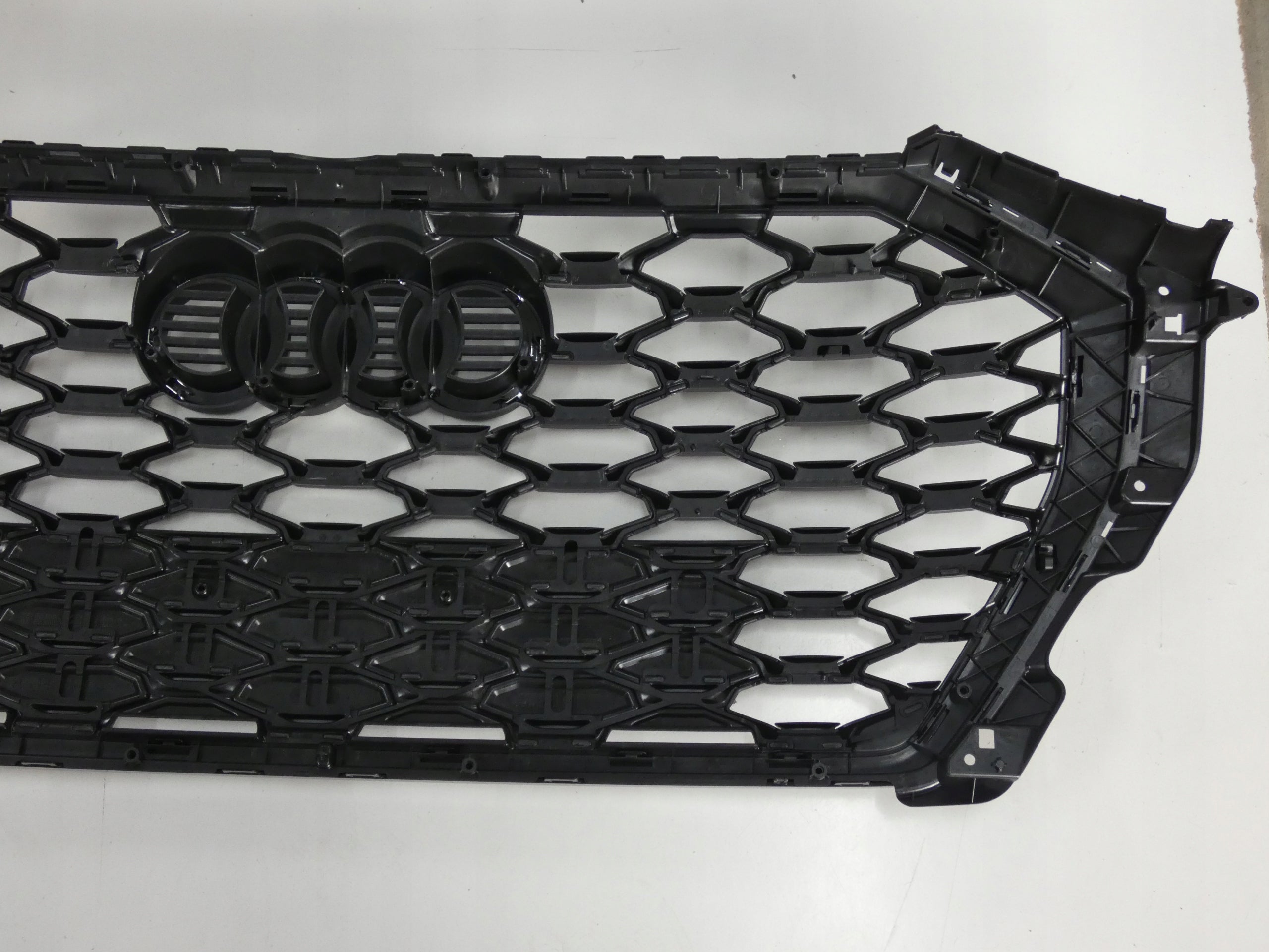 Kühlergrill Audi Q3 FRONTGRILL 83F853651E8 Kühlergitter