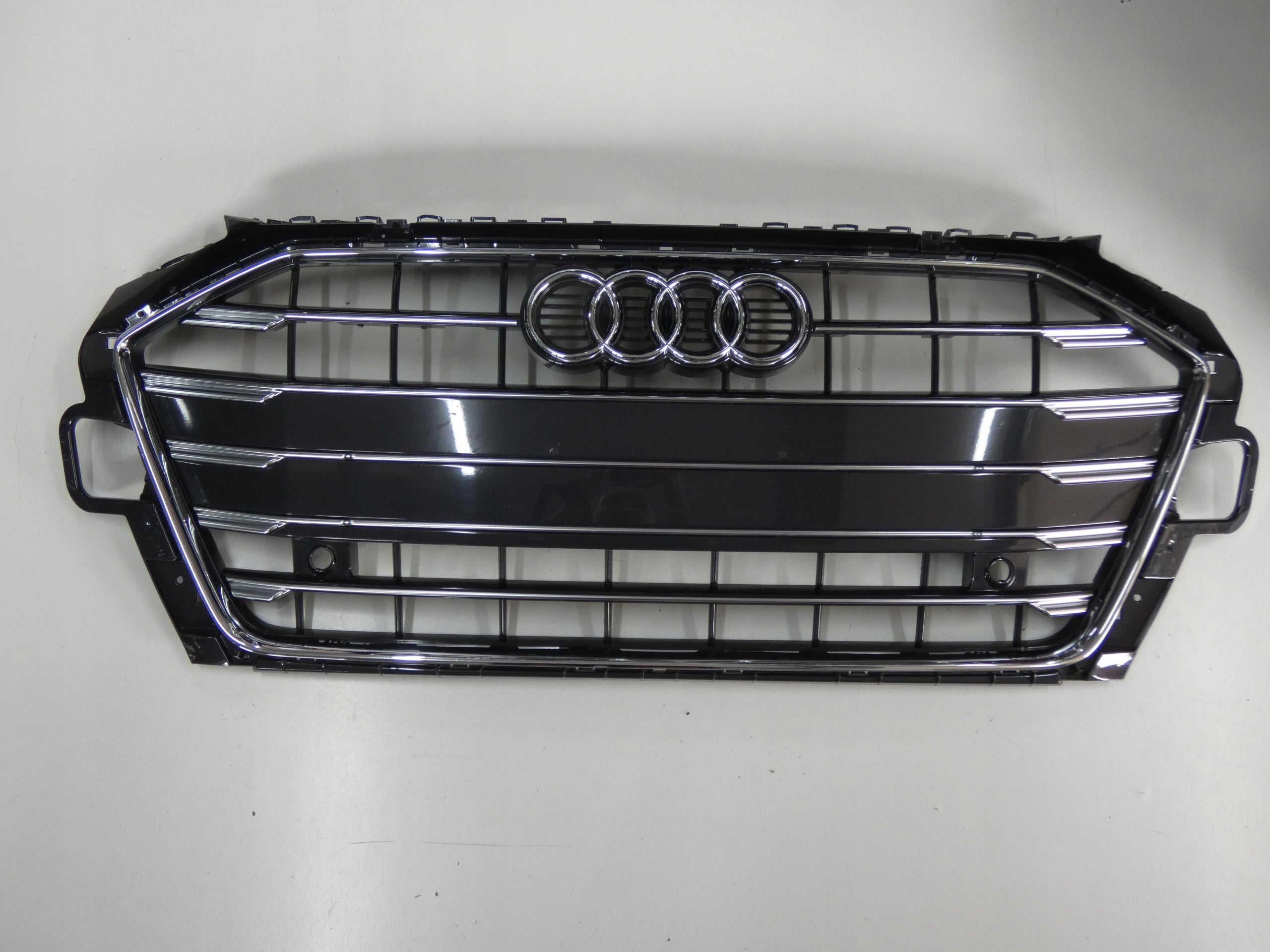  Kühlergrill Audi A4 FRONTGRILL 8W0853651DF Kühlergitter product image