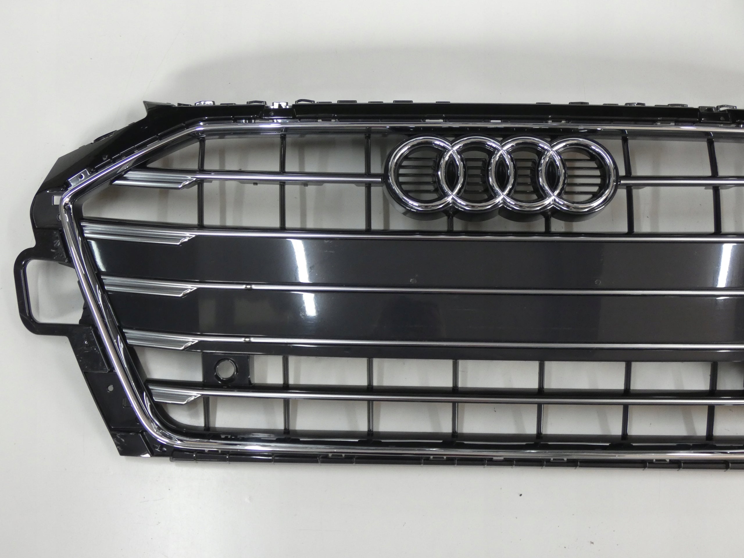 Kühlergrill Audi A4 FRONTGRILL 8W0853651DF Kühlergitter