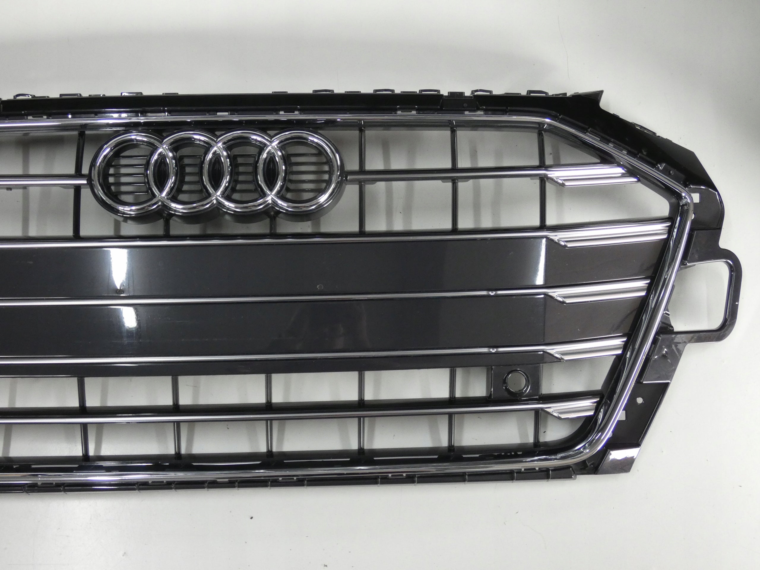 Kühlergrill Audi A4 FRONTGRILL 8W0853651DF Kühlergitter