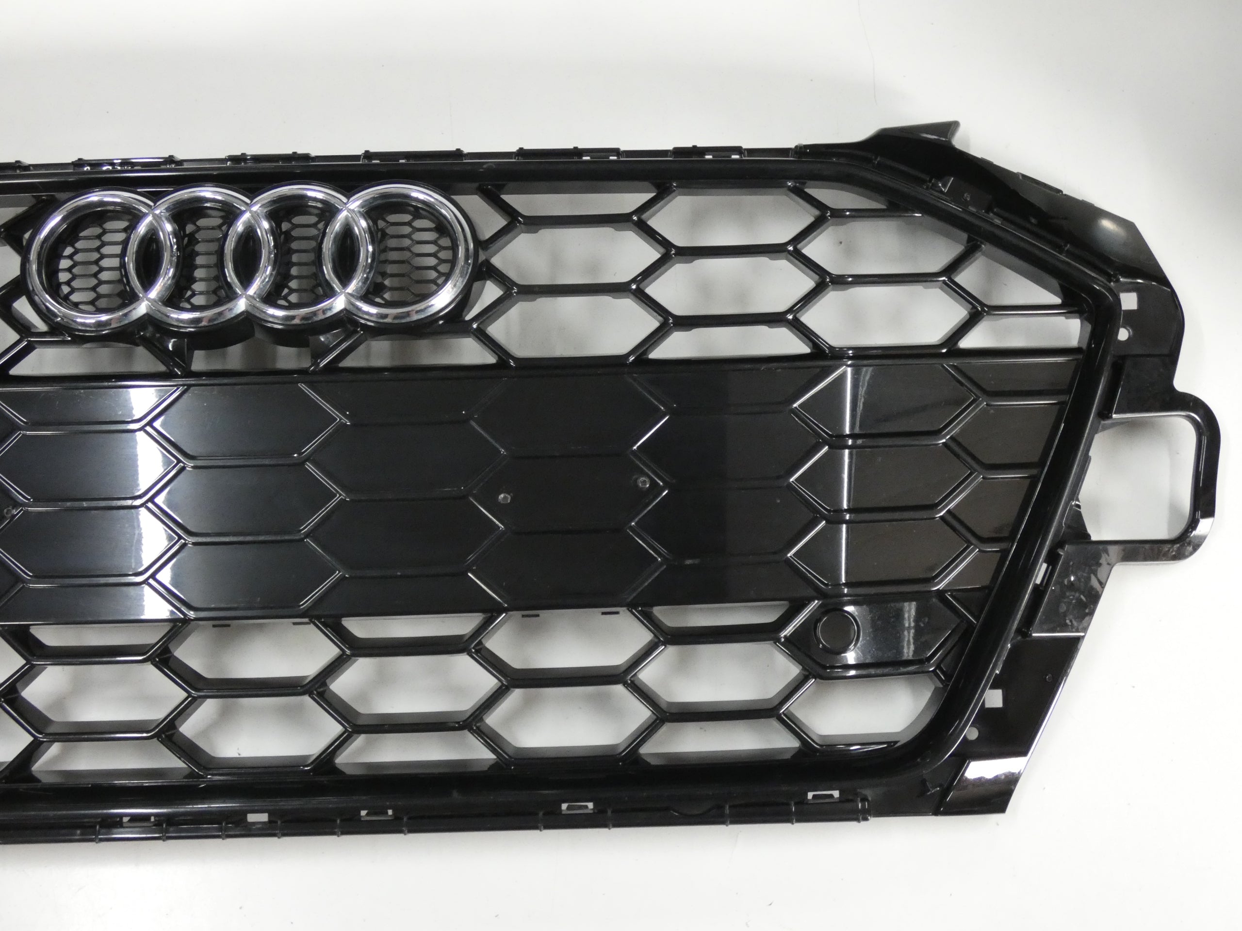 Kühlergrill Audi A4 FRONTGRILL 8W0853651DT Kühlergitter