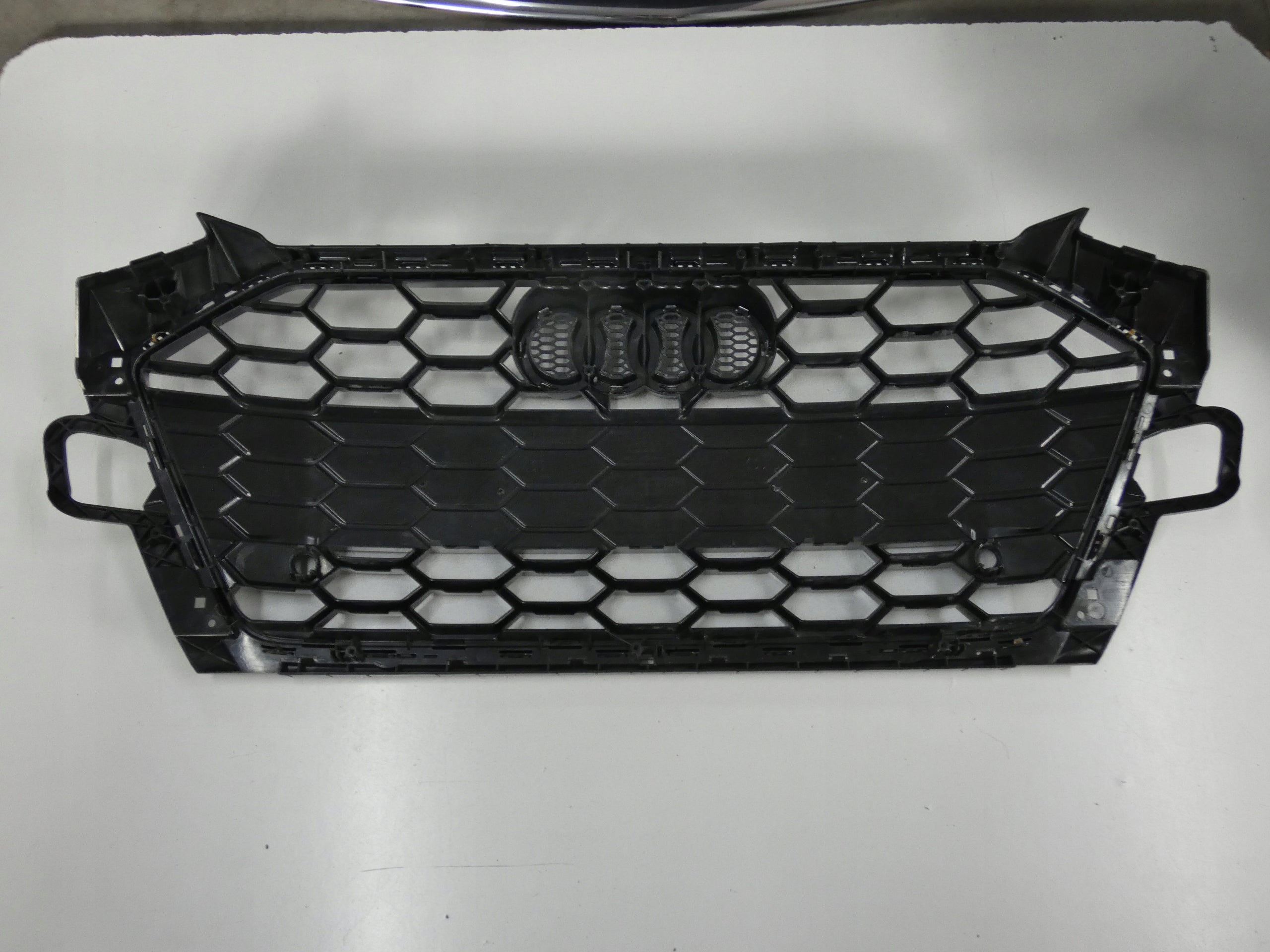 Kühlergrill Audi A4 FRONTGRILL 8W0853651DT Kühlergitter