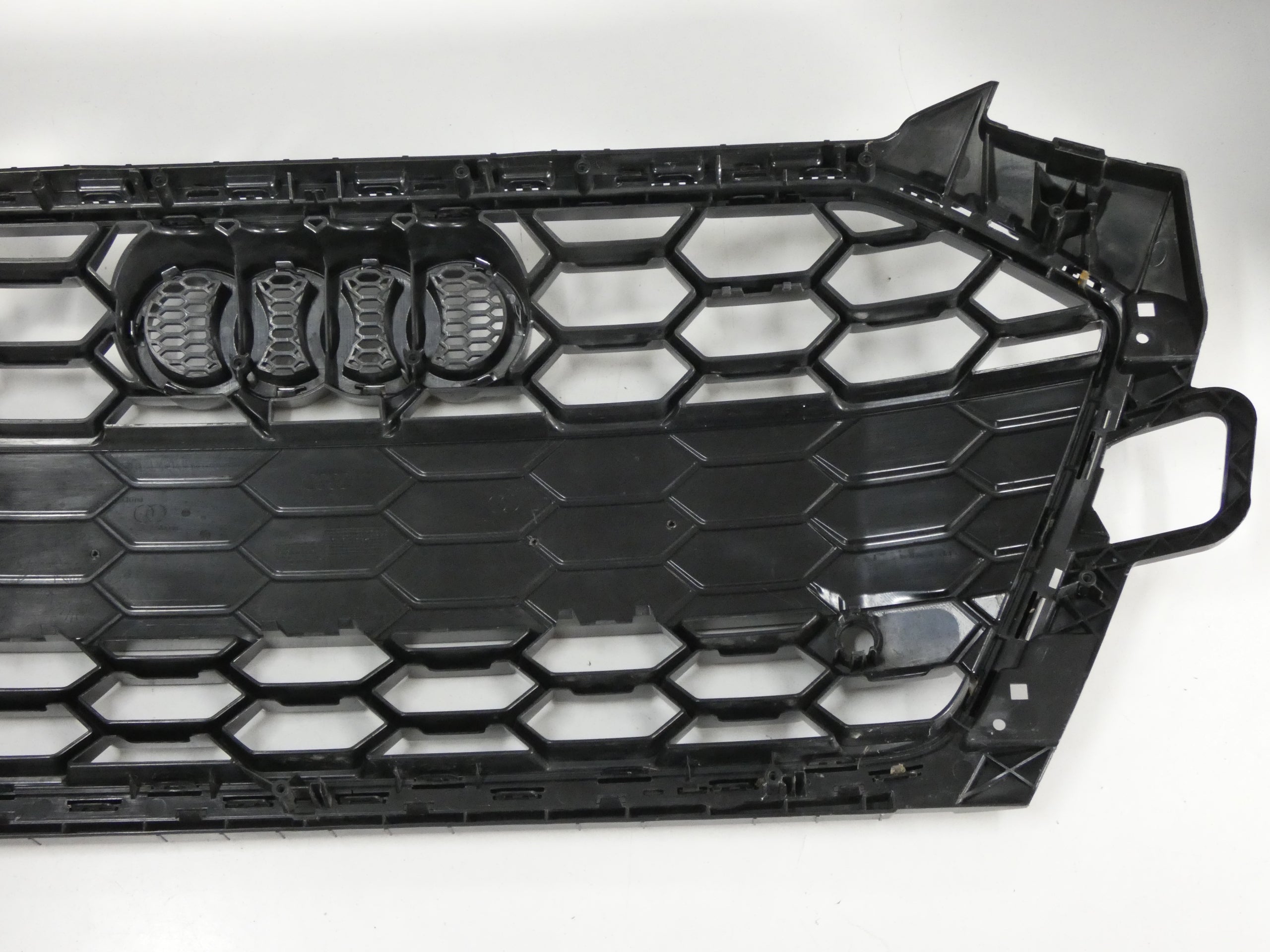 Kühlergrill Audi A4 FRONTGRILL 8W0853651DT Kühlergitter