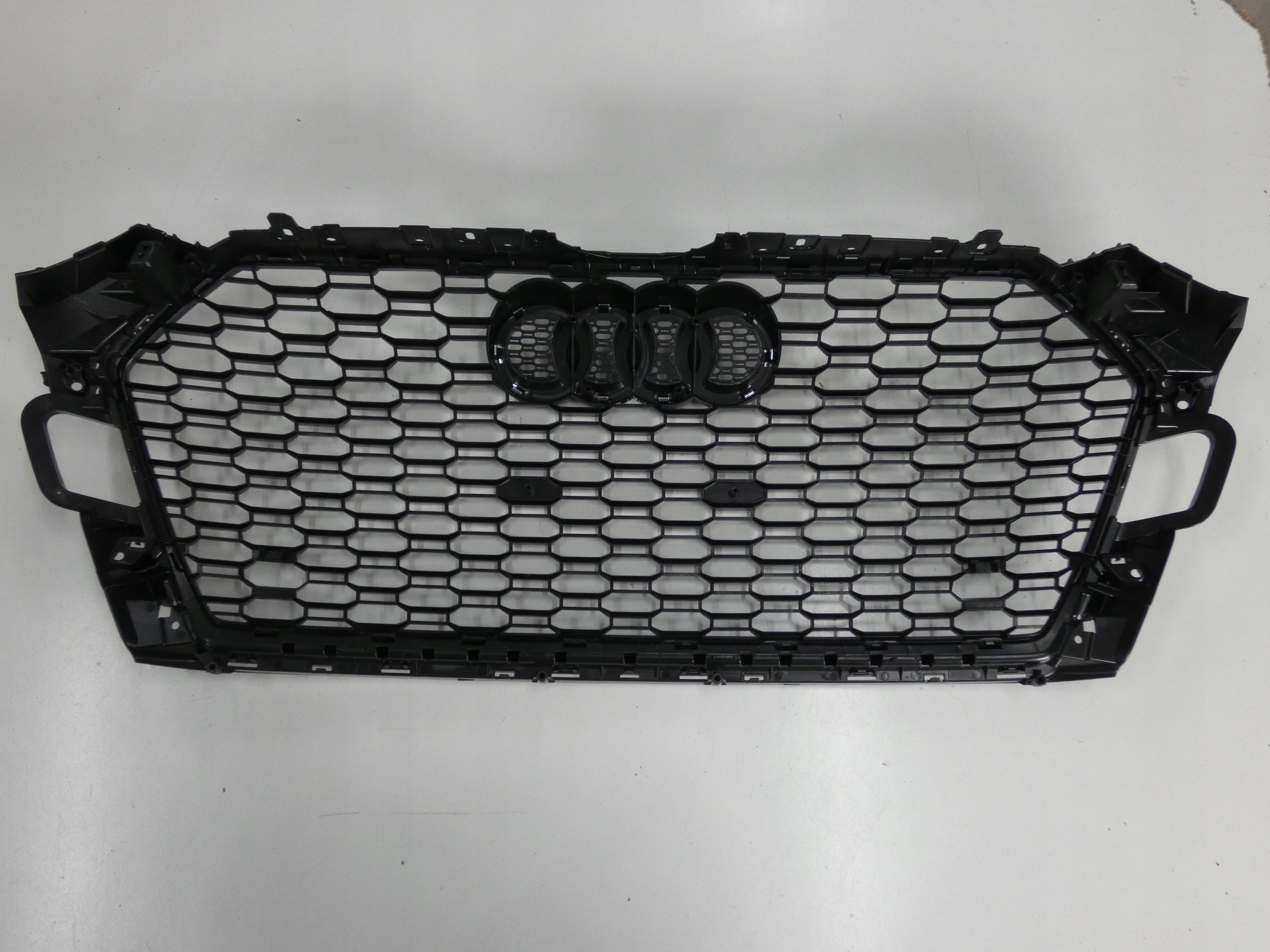 Kühlergrill Audi RS5 FRONTGRILL 8W6853651 Kühlergitter