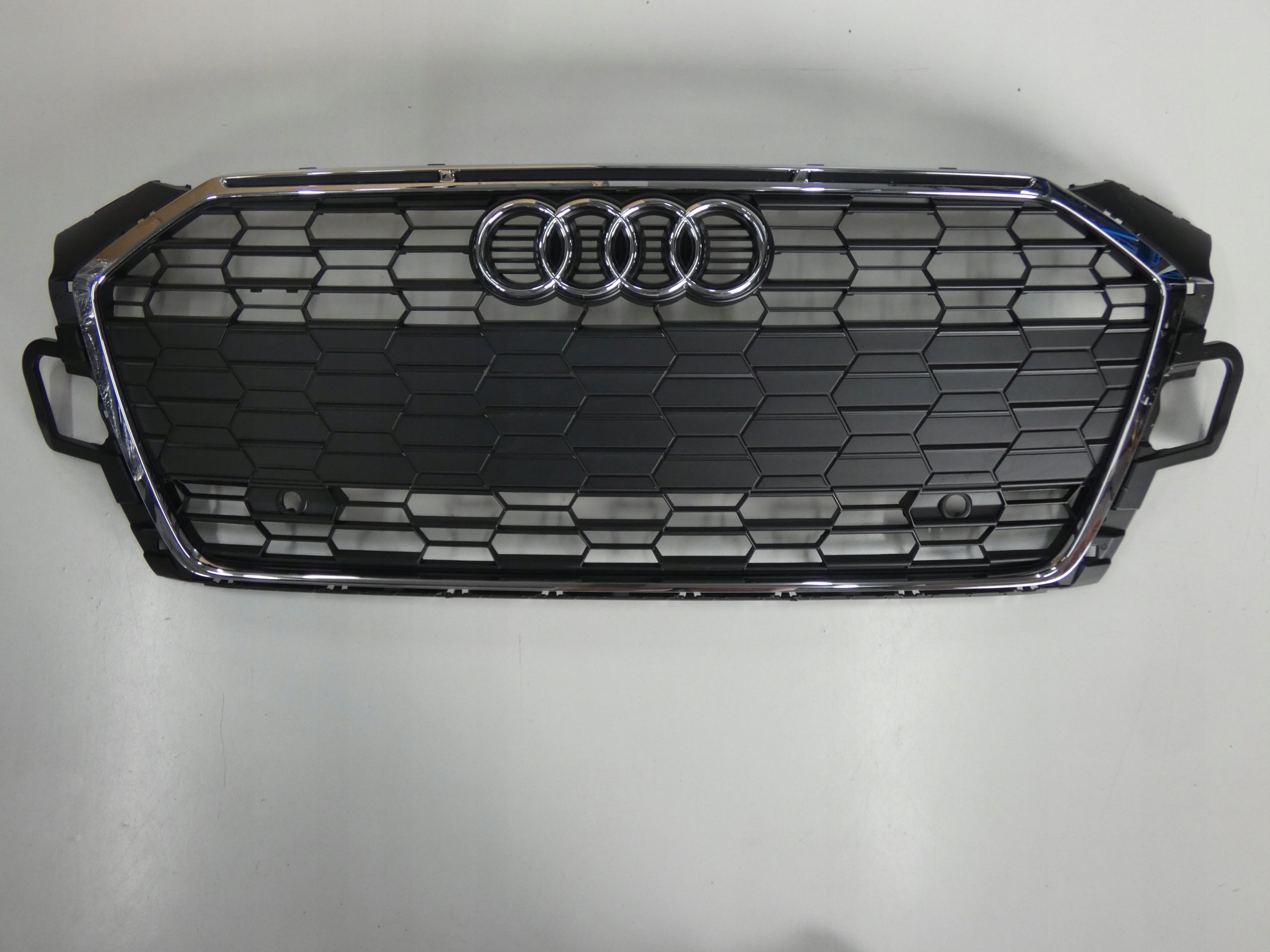 Kühlergrill Audi A5 8W6 FRONTGRILL 8W6853651BE Kühlergitter