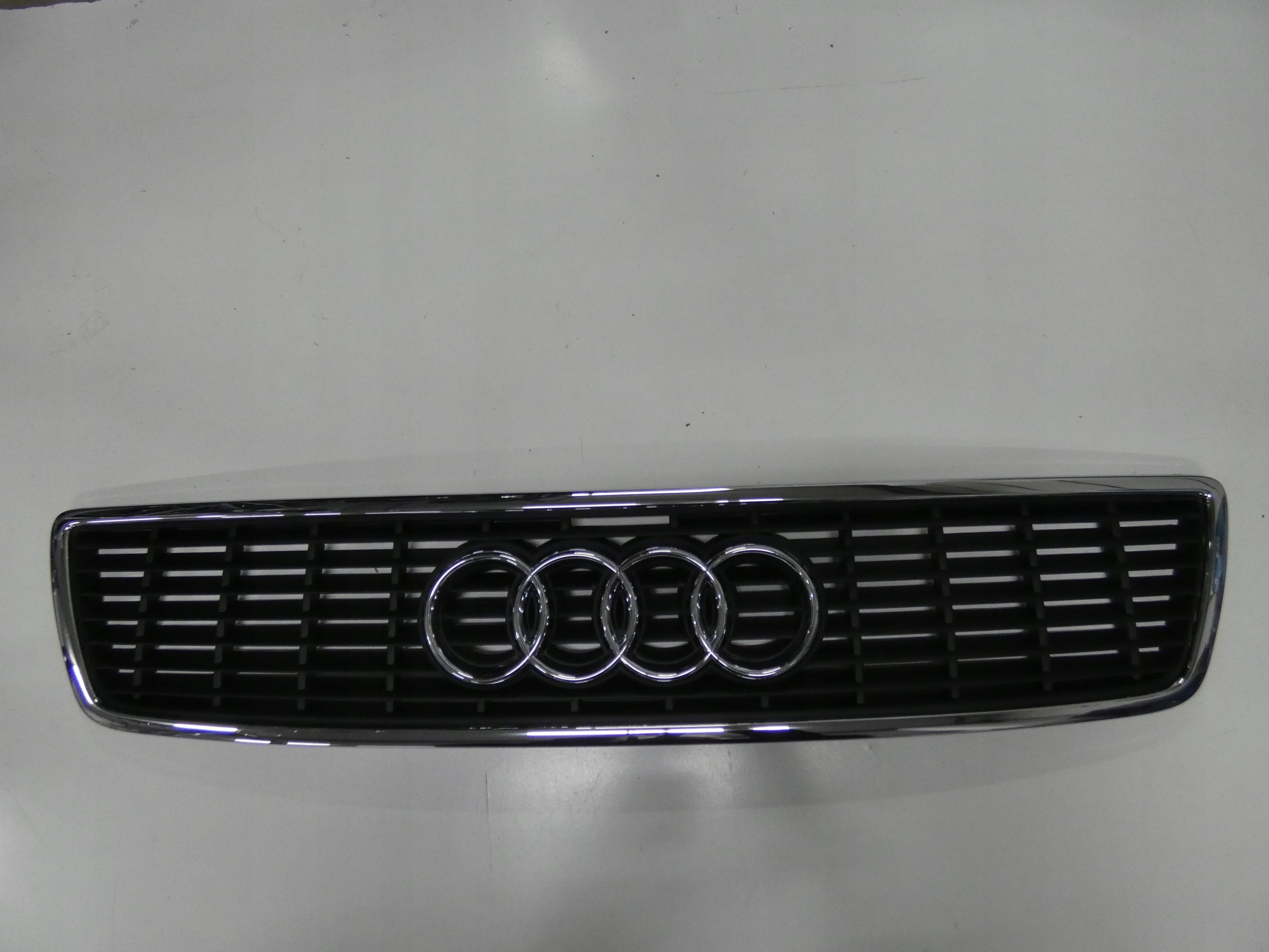 Kühlergrill Audi A8 D2 FRONTGRILL 4D0853651Ba Kühlergitter