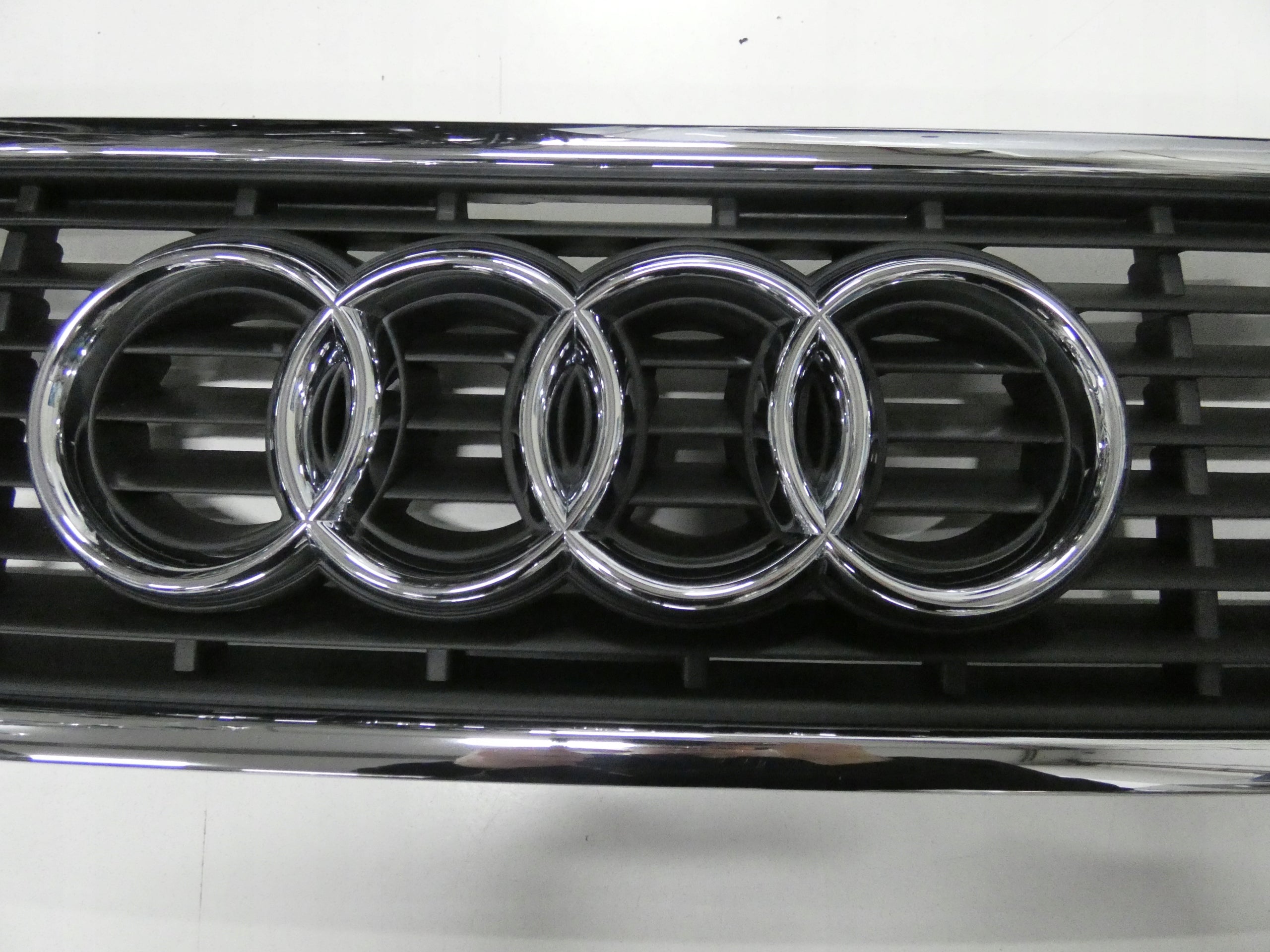 Kühlergrill Audi A8 D2 FRONTGRILL 4D0853651Ba Kühlergitter