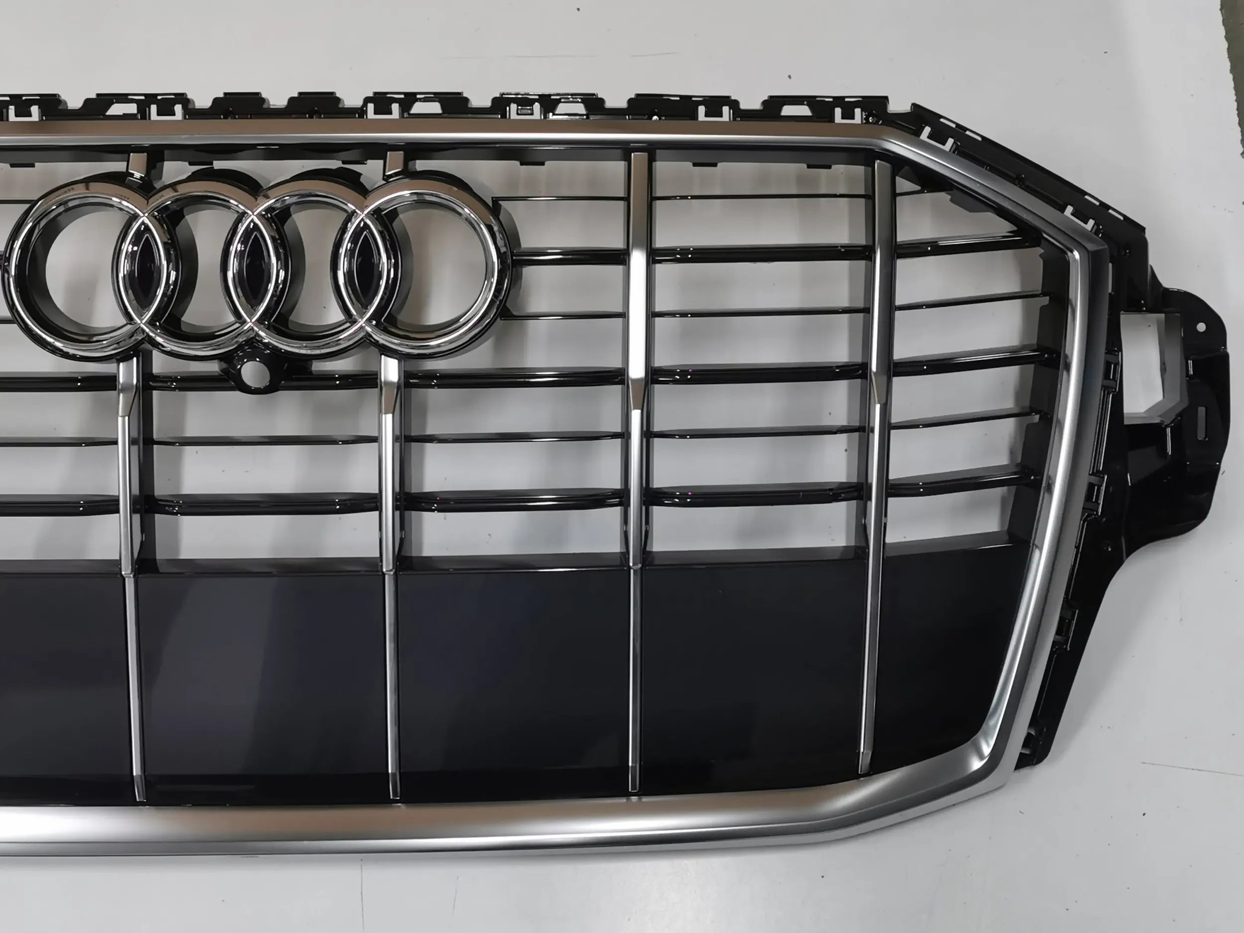 Kühlergrill Audi Q7 4M FRONTGRILL 4M0853651A4 Kühlergitter