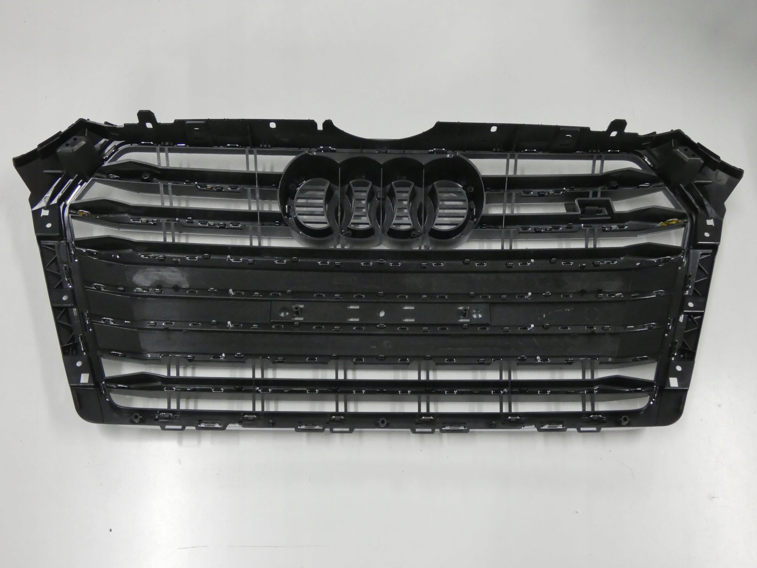 Kühlergrill Audi A4 S4 FRONTGRILL 8W0853651M Kühlergitter