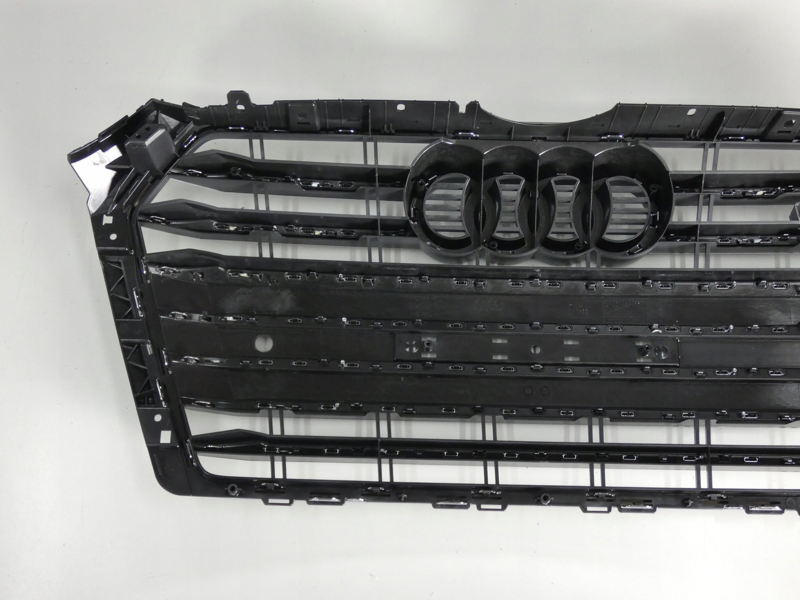 Kühlergrill Audi A4 S4 FRONTGRILL 8W0853651M Kühlergitter