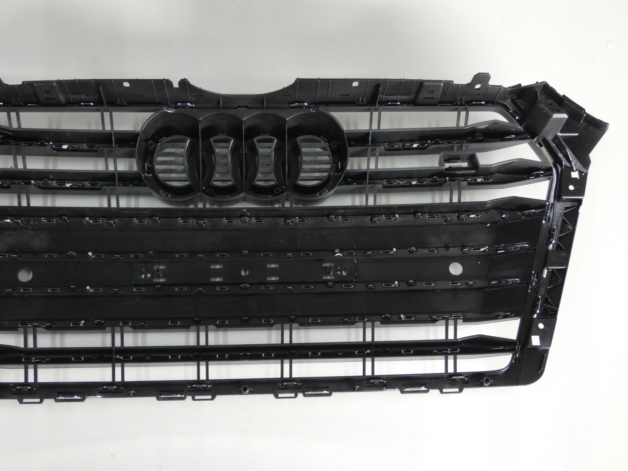 Kühlergrill Audi A4 S4 FRONTGRILL 8W0853651M Kühlergitter