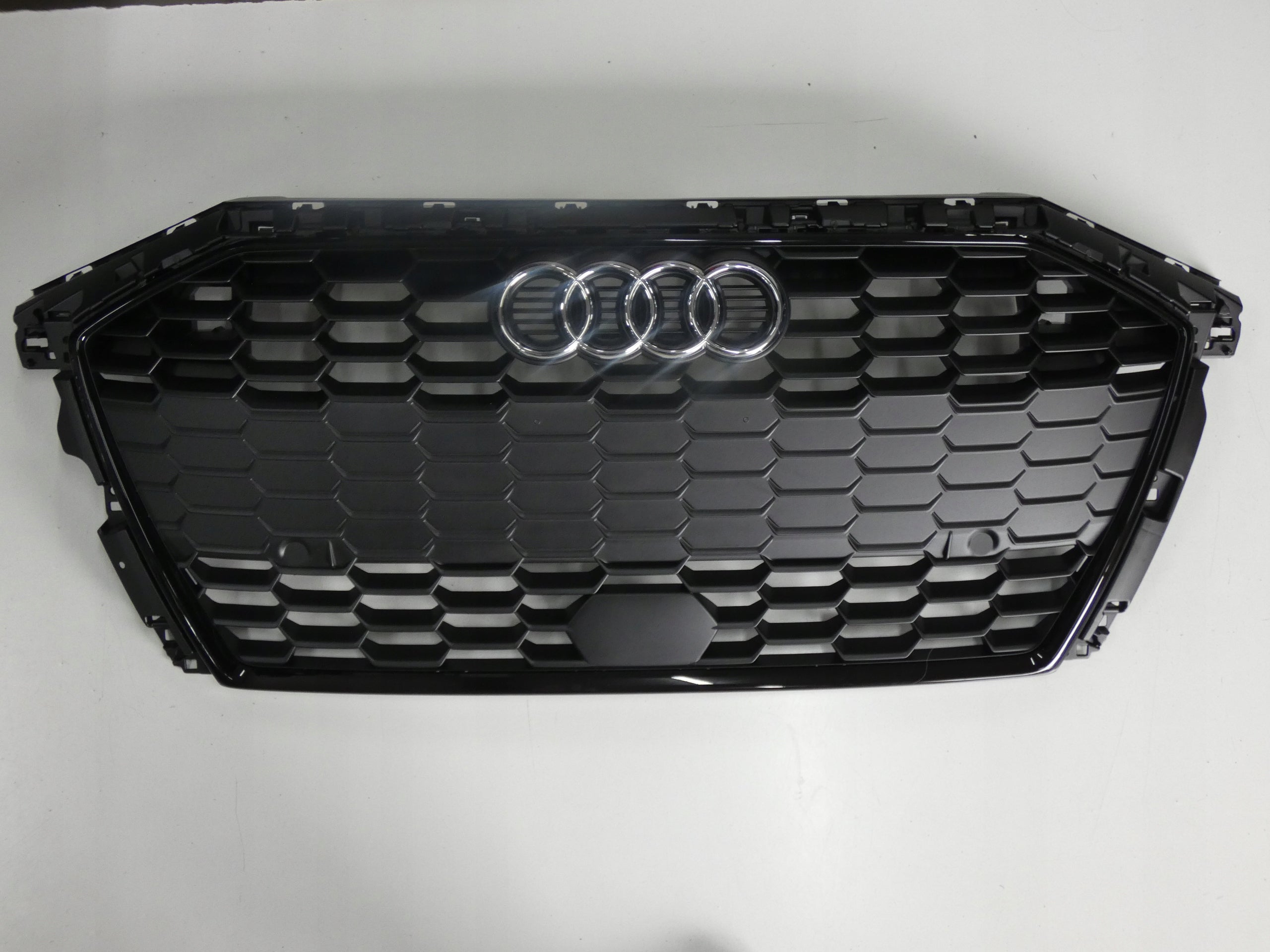 Kühlergrill Audi A3 8Y FRONTGRILL Kühlergitter