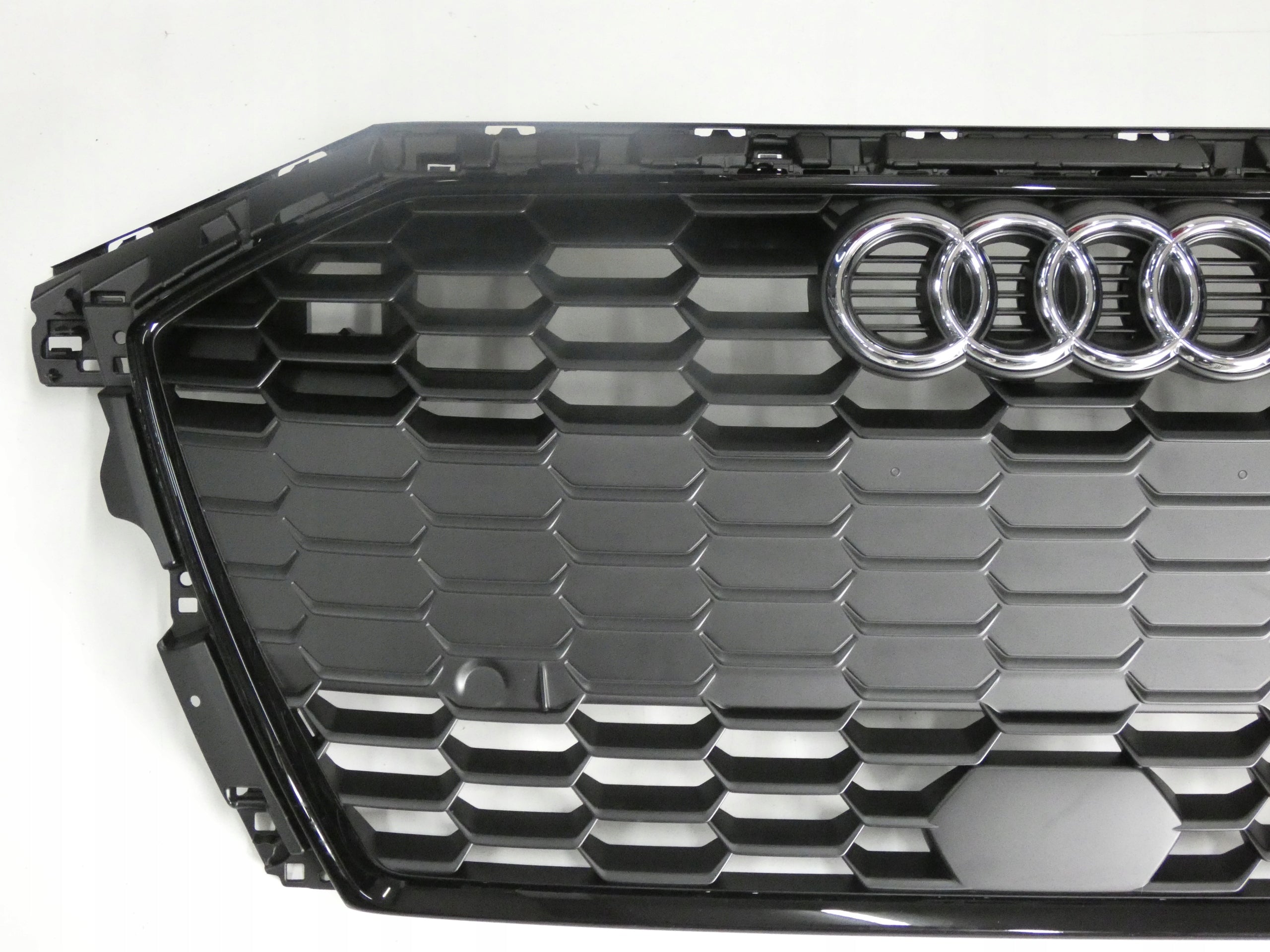 Kühlergrill Audi A3 8Y FRONTGRILL Kühlergitter