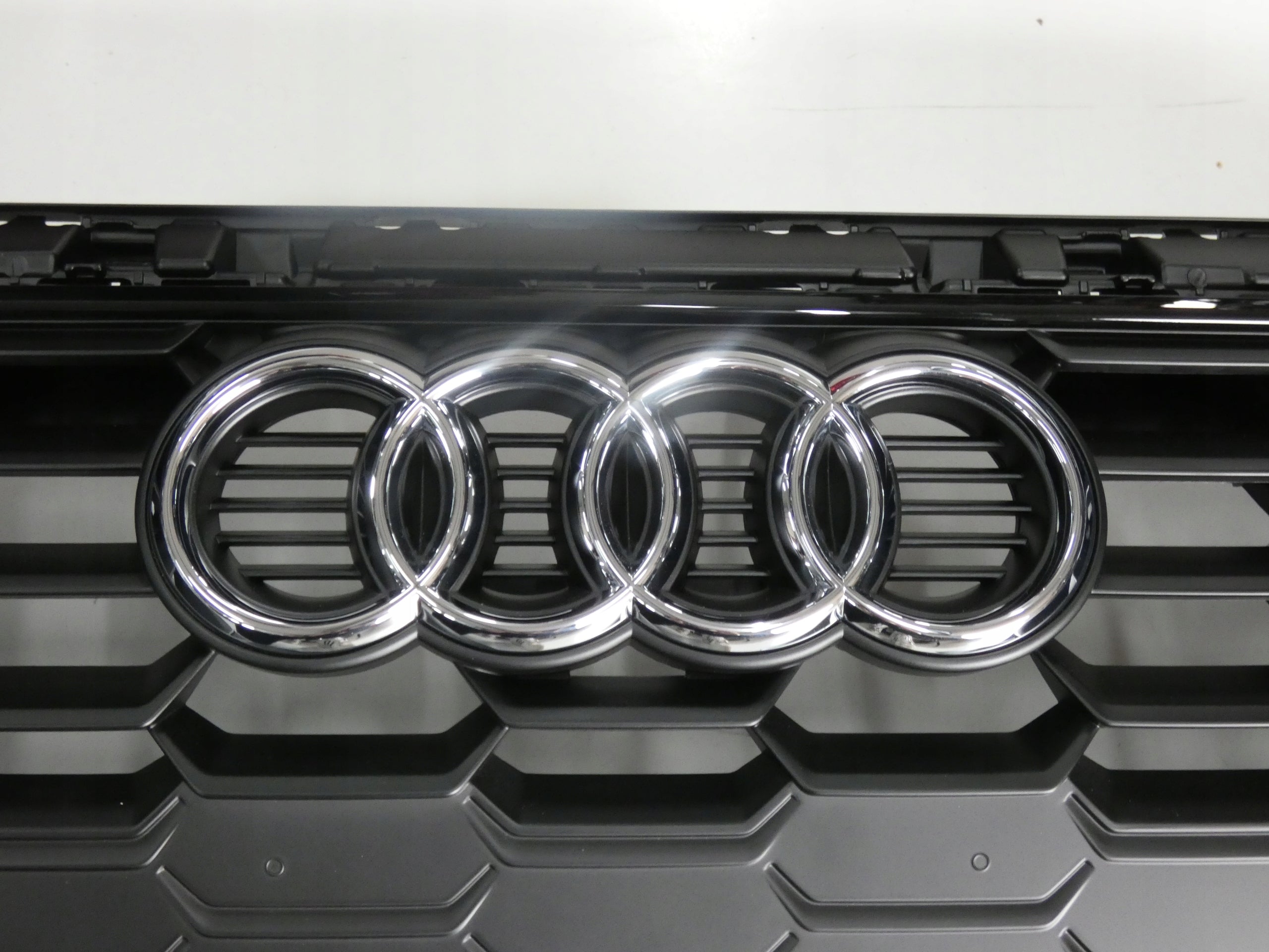 Kühlergrill Audi A3 8Y FRONTGRILL Kühlergitter