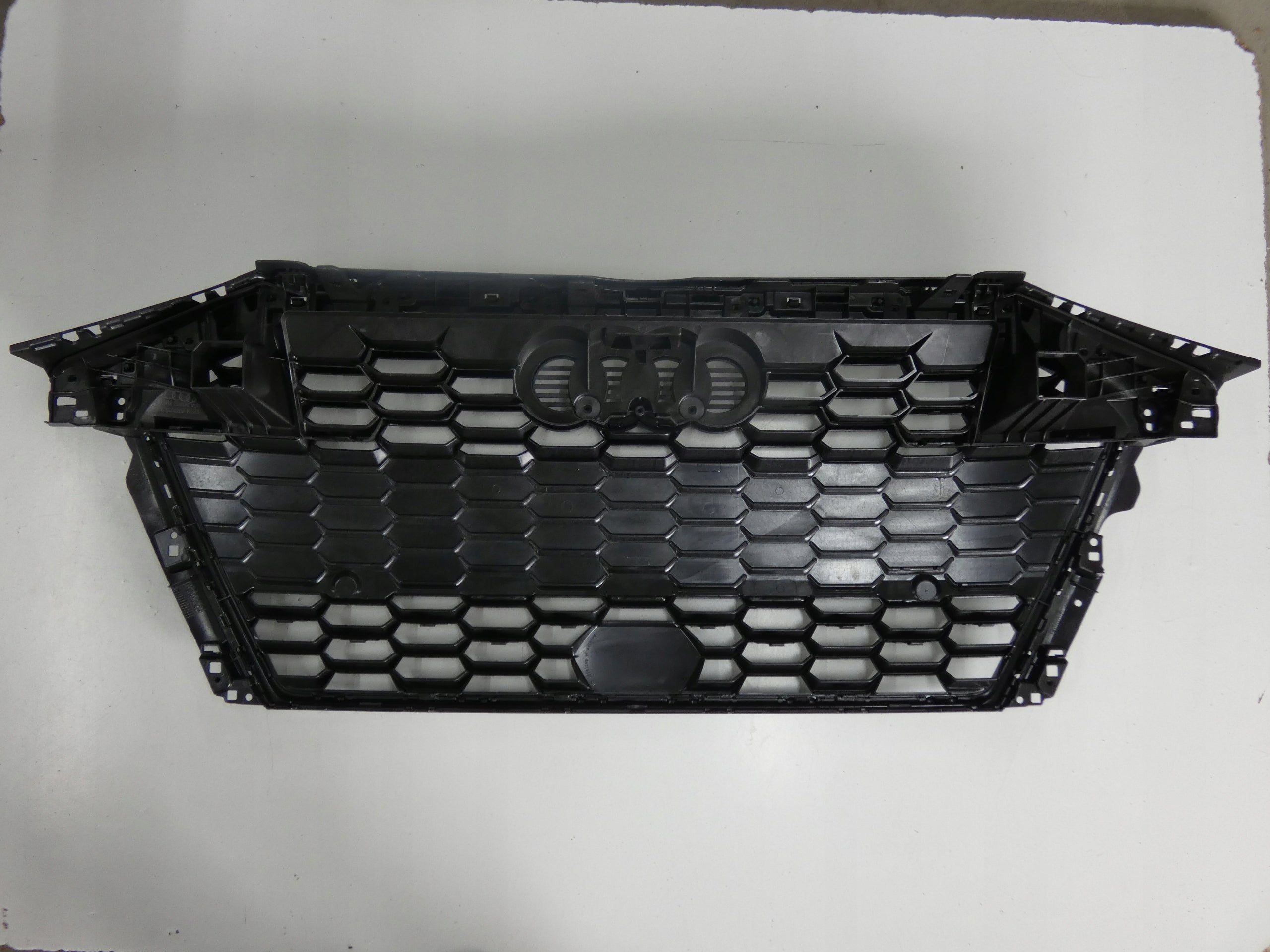 Kühlergrill Audi A3 8Y FRONTGRILL Kühlergitter