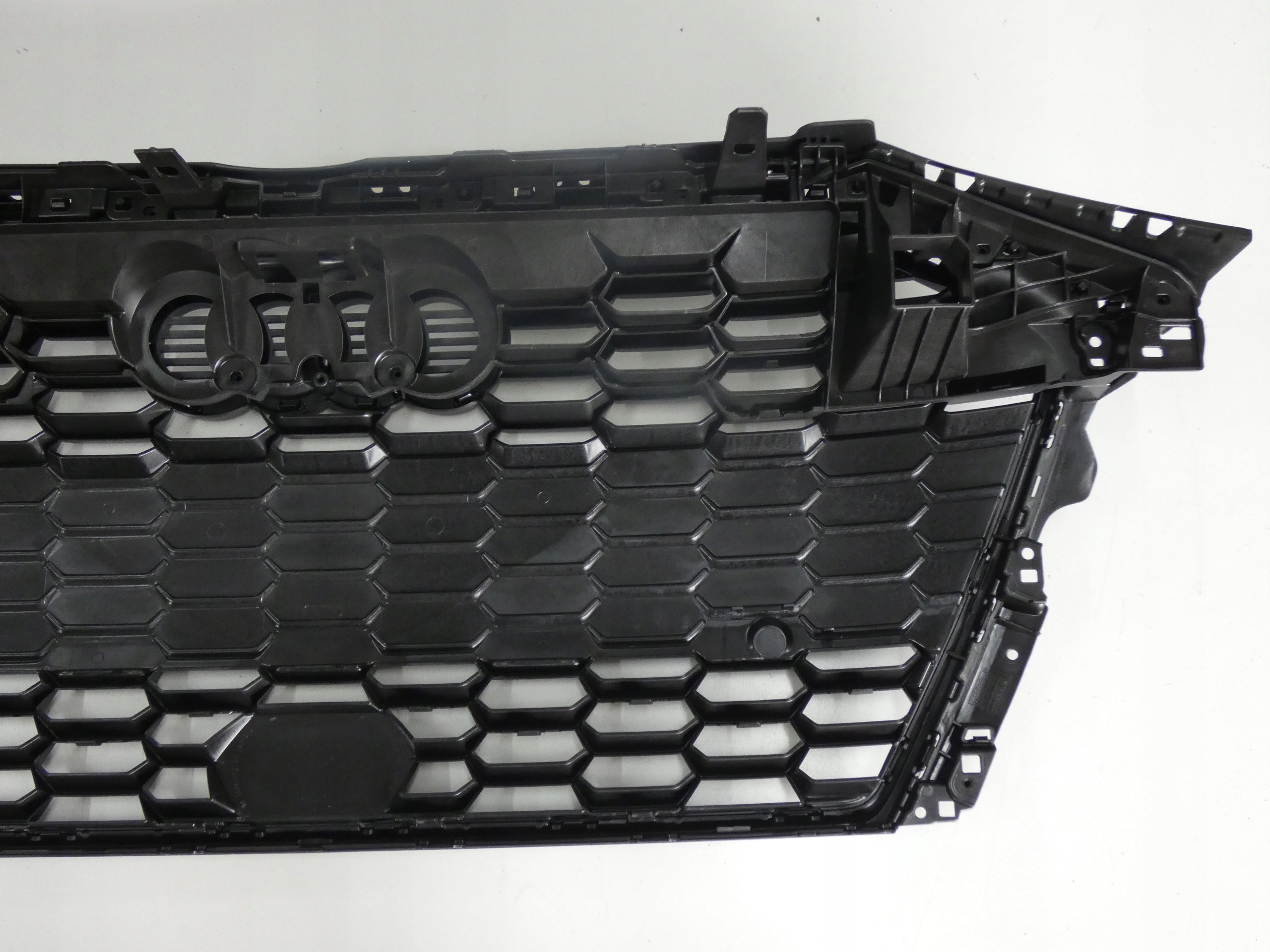 Kühlergrill Audi A3 8Y FRONTGRILL Kühlergitter