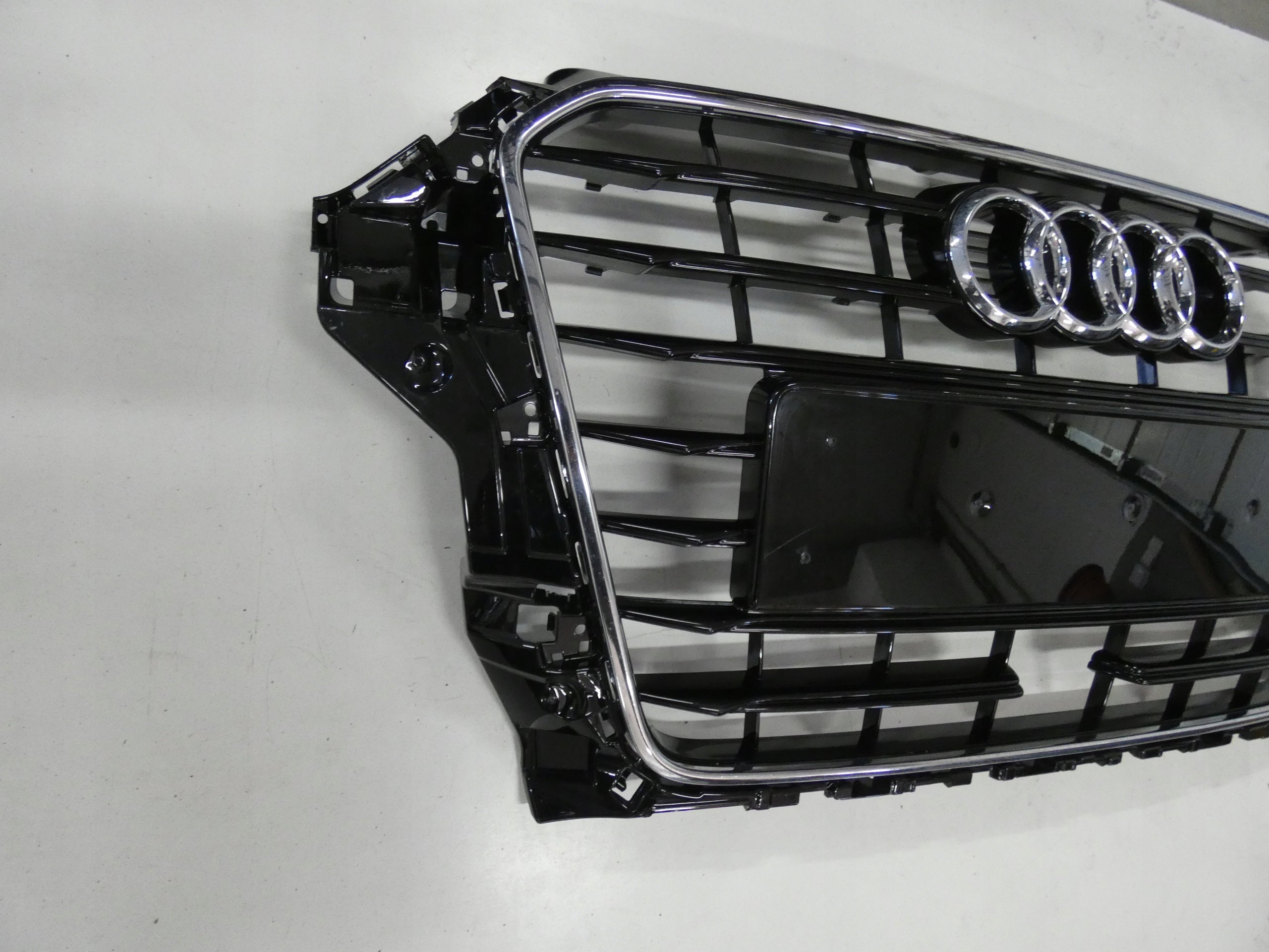 Kühlergrill Audi A3 8V5 FRONTGRILL Kühlergitter