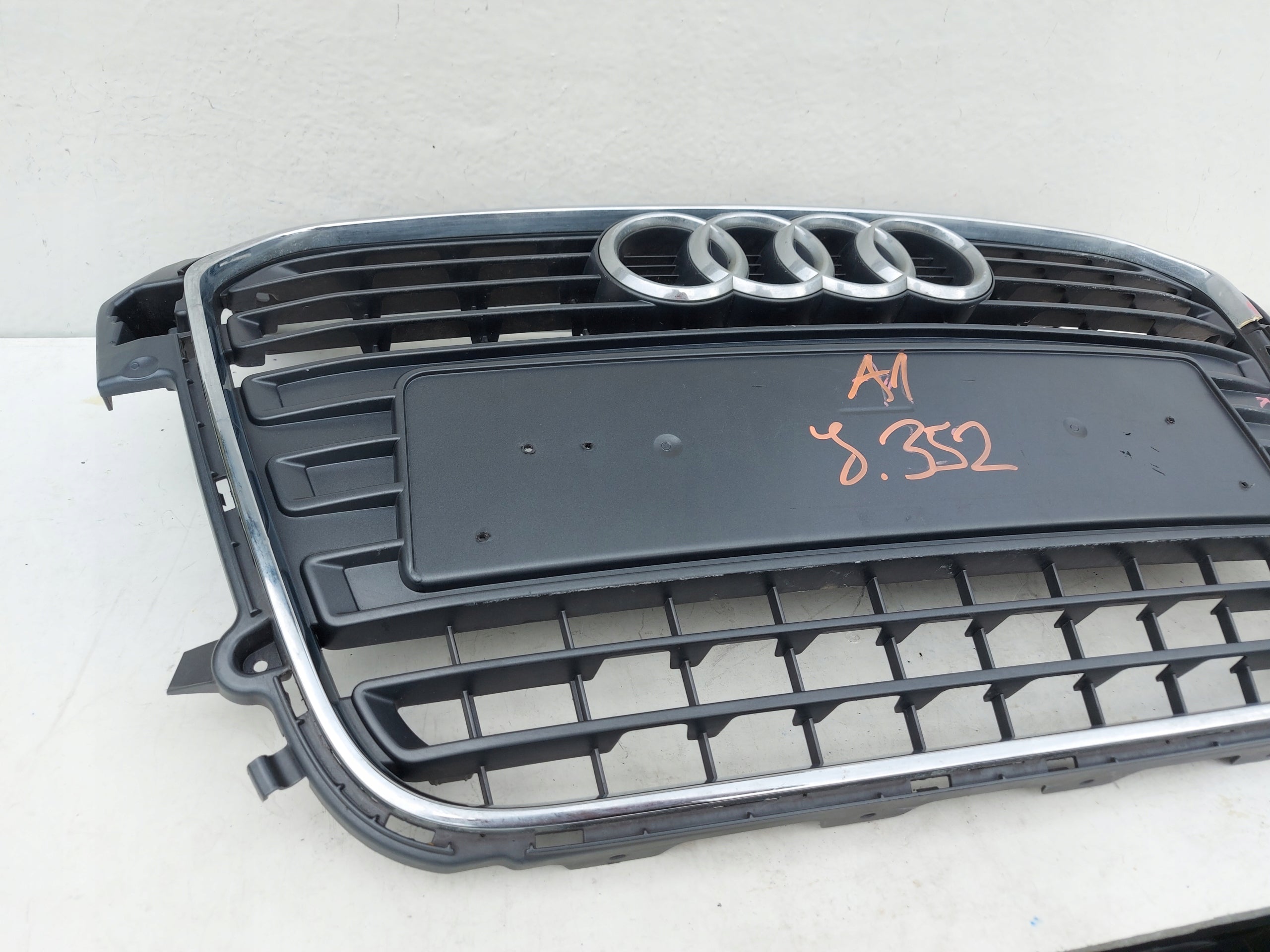 Kühlergrill Audi A1 8X0 FRONTGRILL 8x0853651ko Kühlergitter